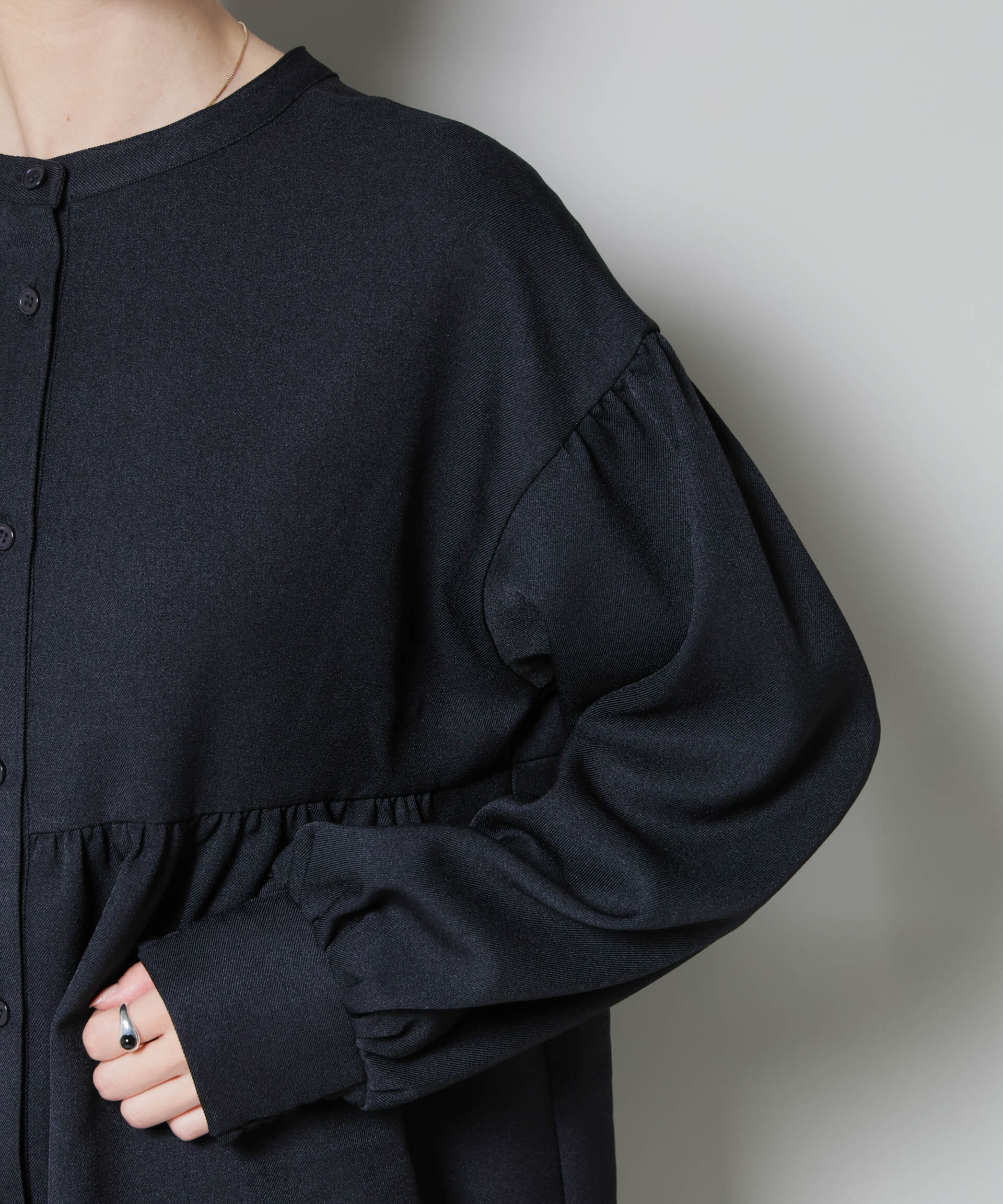 nano･universe「ｳｰﾙﾗｲｸﾎﾟﾘｴｽﾃﾙ前後2way切り替えﾍﾟﾌﾟﾗﾑﾌﾞﾗｳｽ(ｾ  」|シャツ・ブラウス|