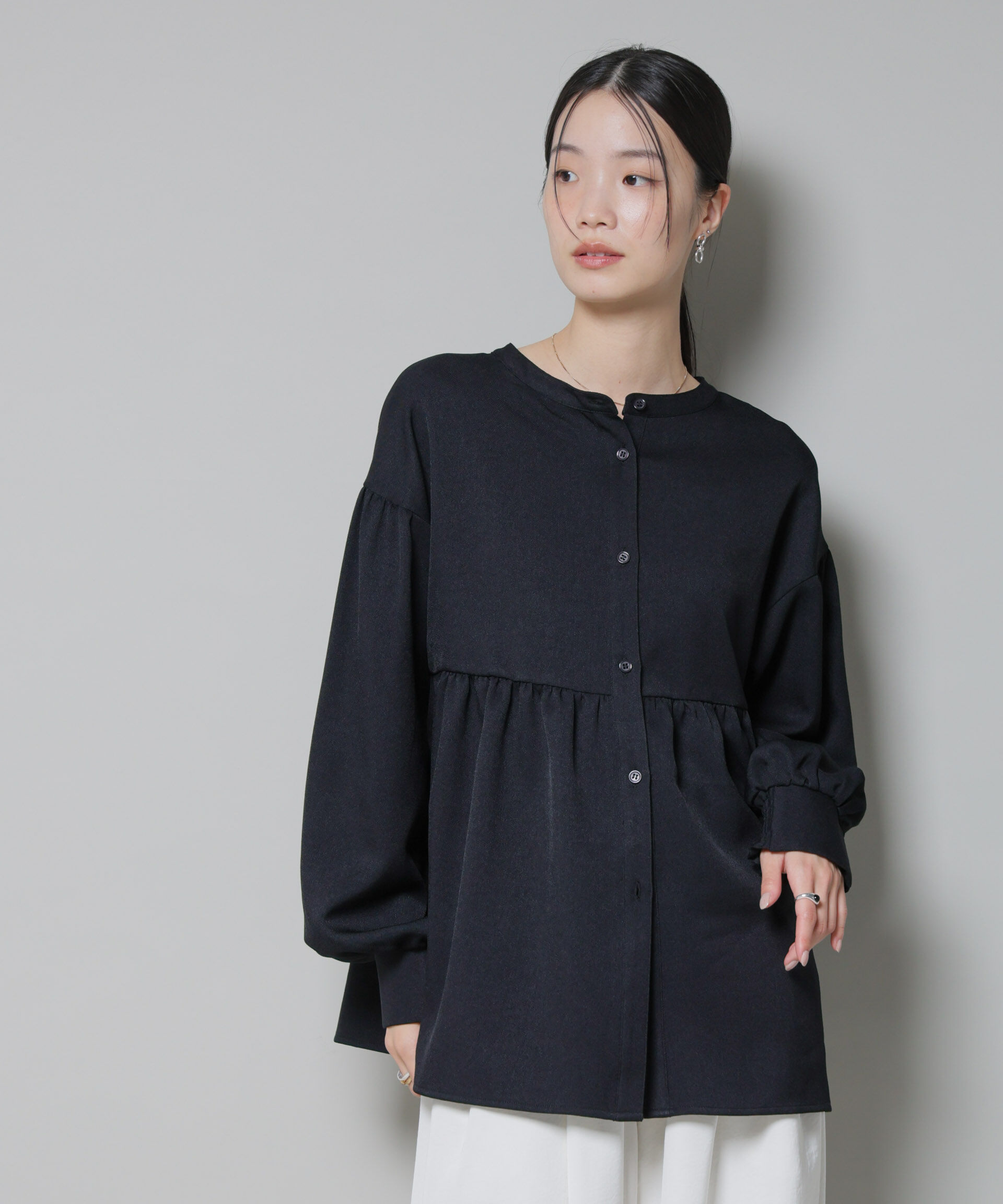 nano･universe「ｳｰﾙﾗｲｸﾎﾟﾘｴｽﾃﾙ前後2way切り替えﾍﾟﾌﾟﾗﾑﾌﾞﾗｳｽ(ｾ  」|シャツ・ブラウス|