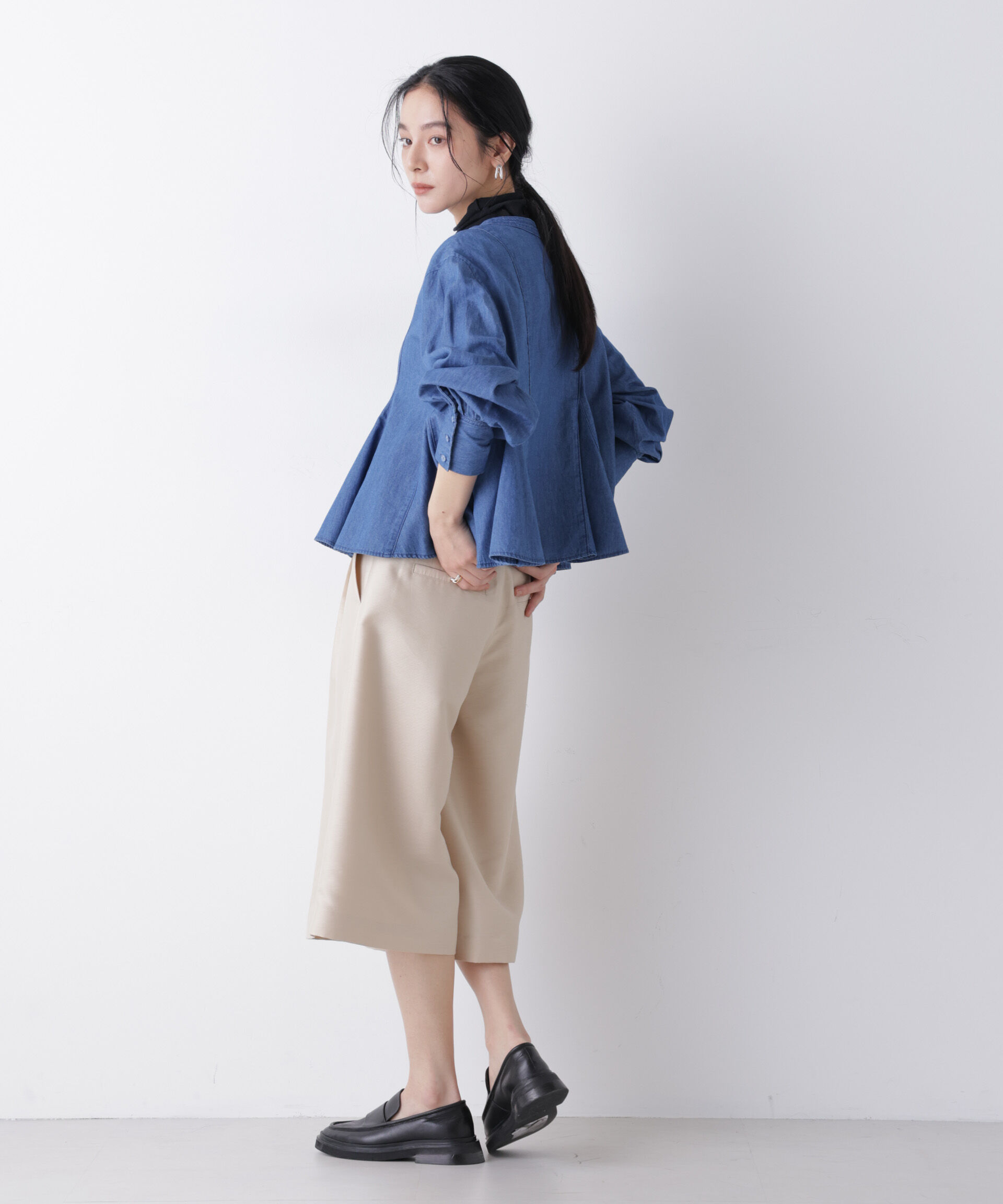 nano･universe「ライトデニムフレアブラウス」|シャツ・ブラウス|