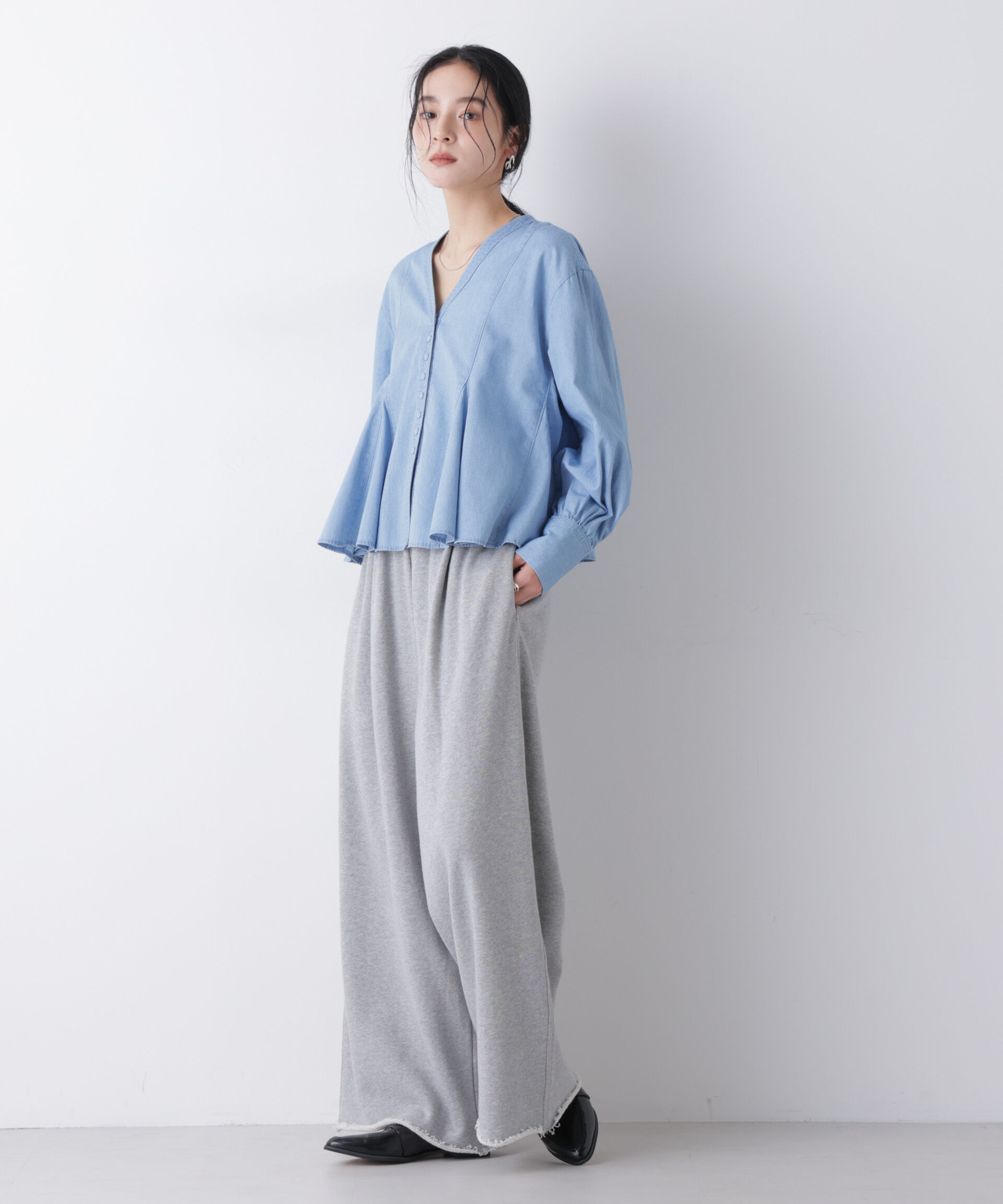 nano･universe「ライトデニムフレアブラウス」|シャツ・ブラウス|