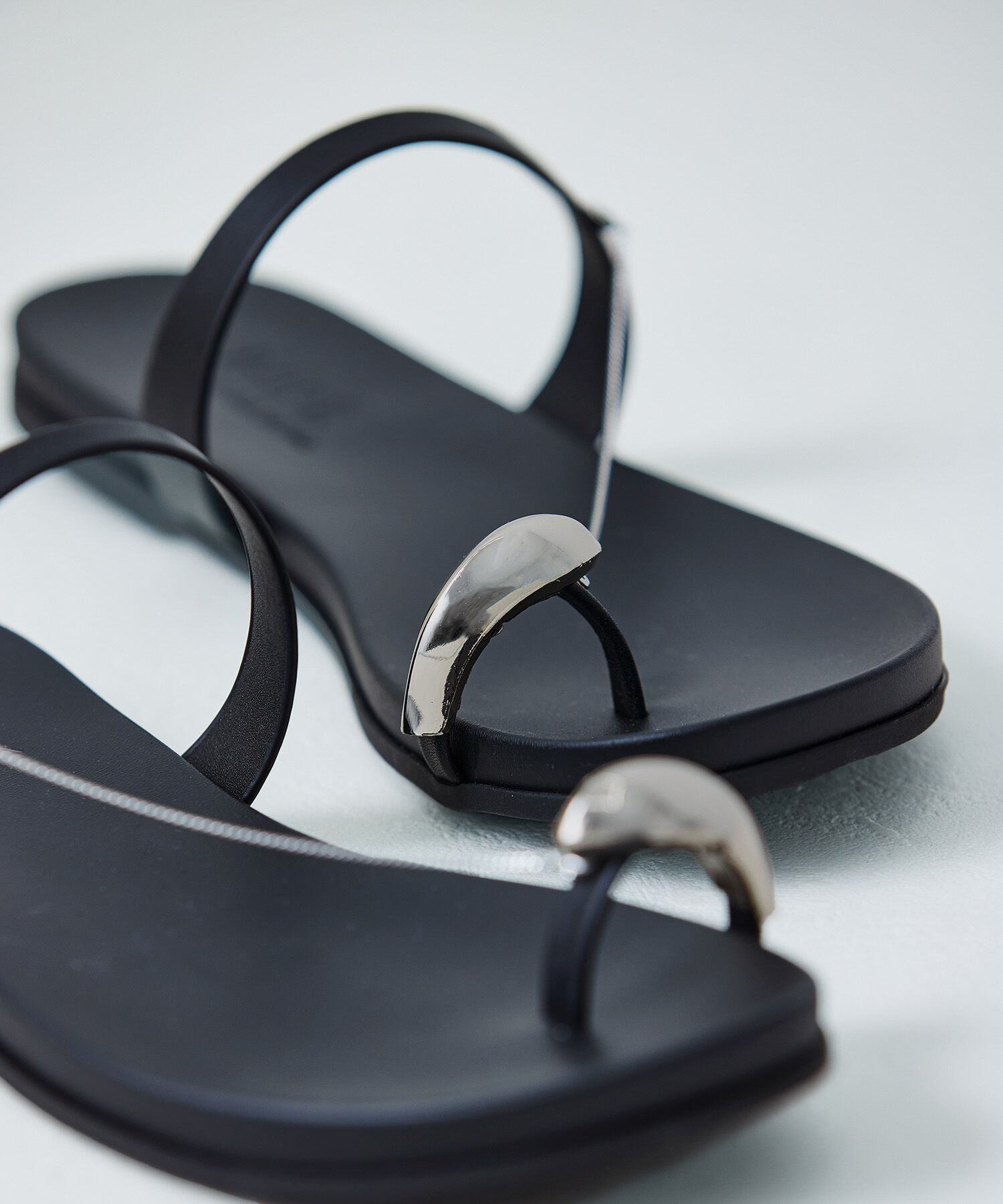 ROPE「メタルトゥリングサンダル」|サンダル|ブラック(01)