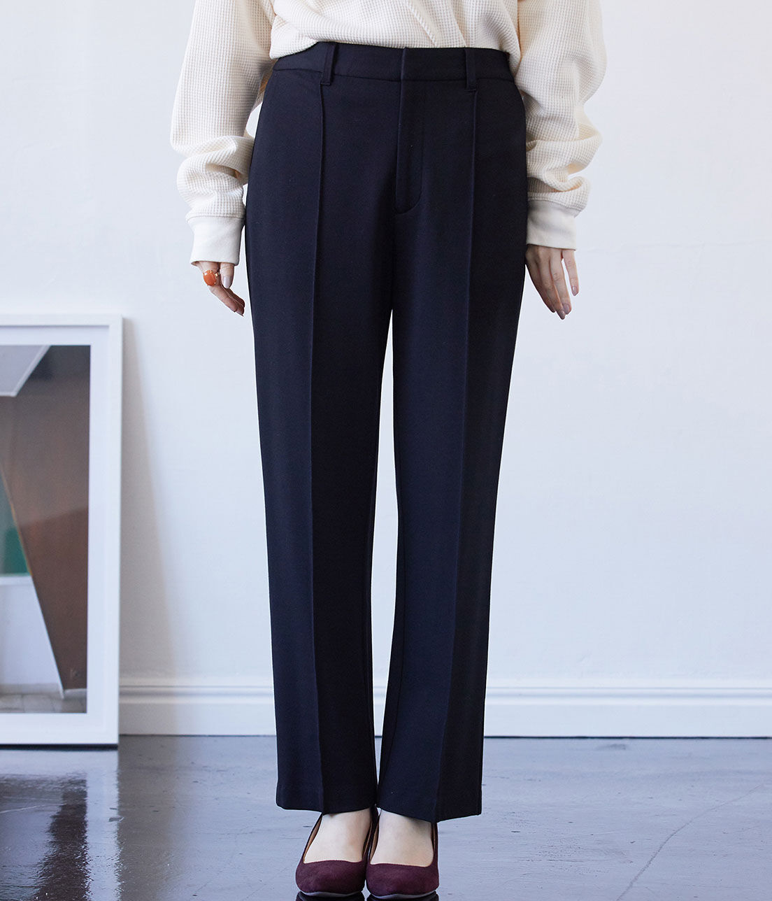 VIS「ポンチピンタックフレアパンツ」|スラックス|