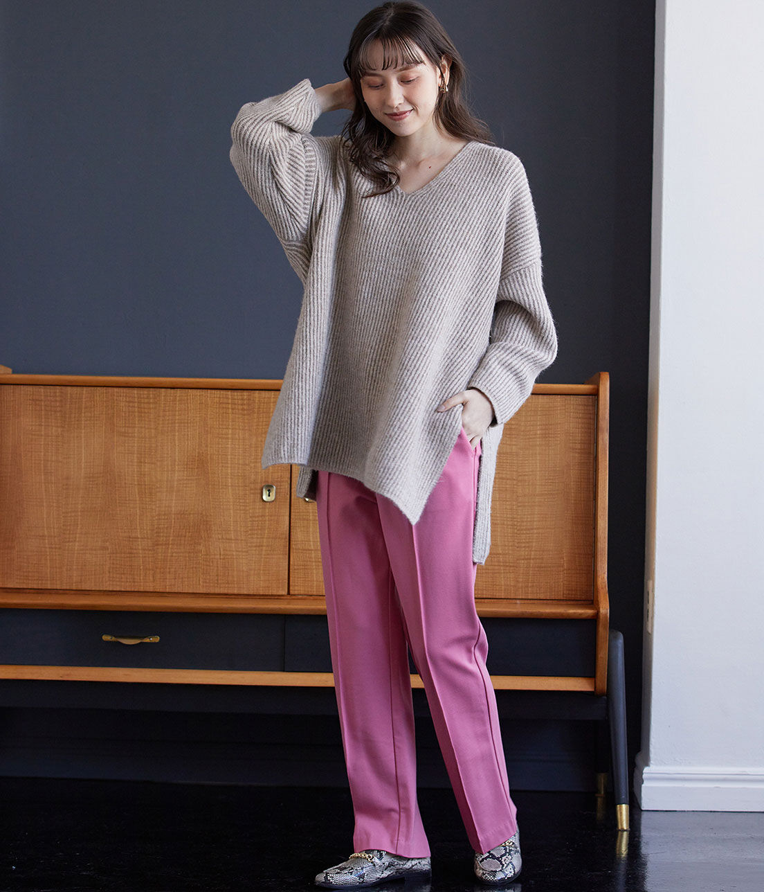 VIS「ポンチピンタックフレアパンツ」|スラックス|