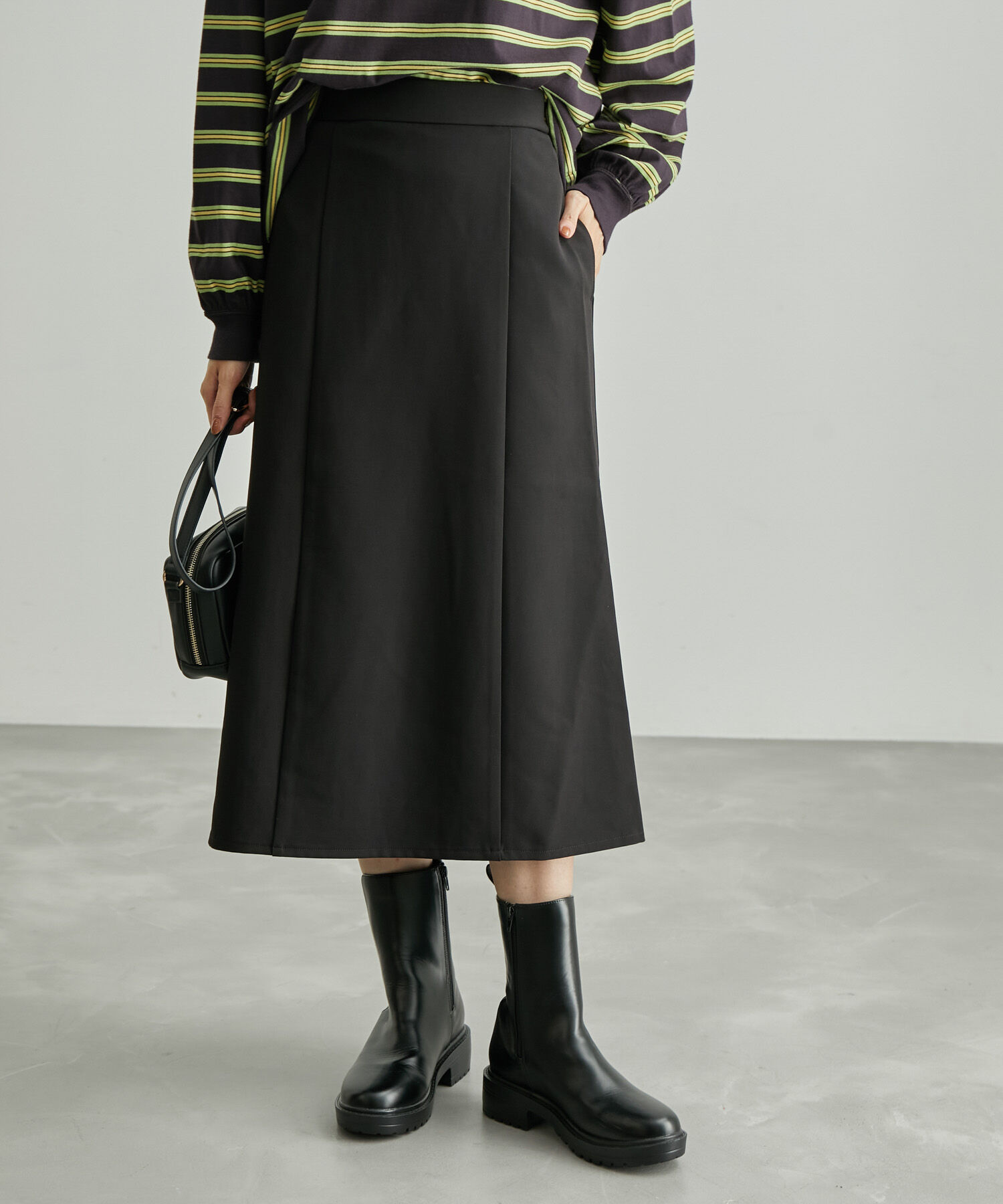 Rope&rsquo;Picnic「【WEB限定カラー:ピンク】ラク美/セミフレアスカート」|スカート|ブラック(01)