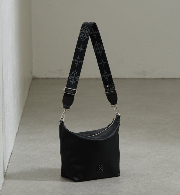  「クラウズナイロンシンプルショルダーバッグ」|ショルダー・メッセンジャー|