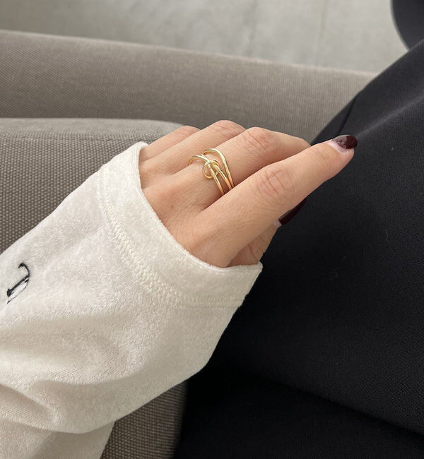  「〈GOLDY/ゴールディ〉ツイストフープリング」|リング|