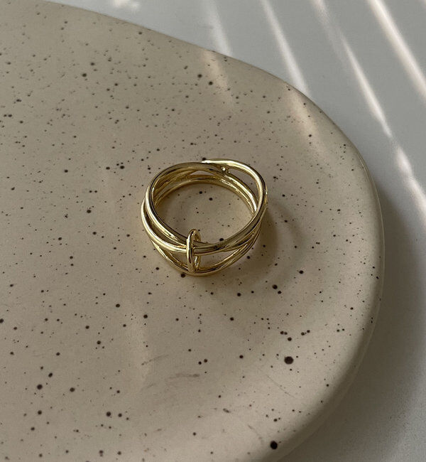  「〈GOLDY/ゴールディ〉ツイストフープリング」|リング|