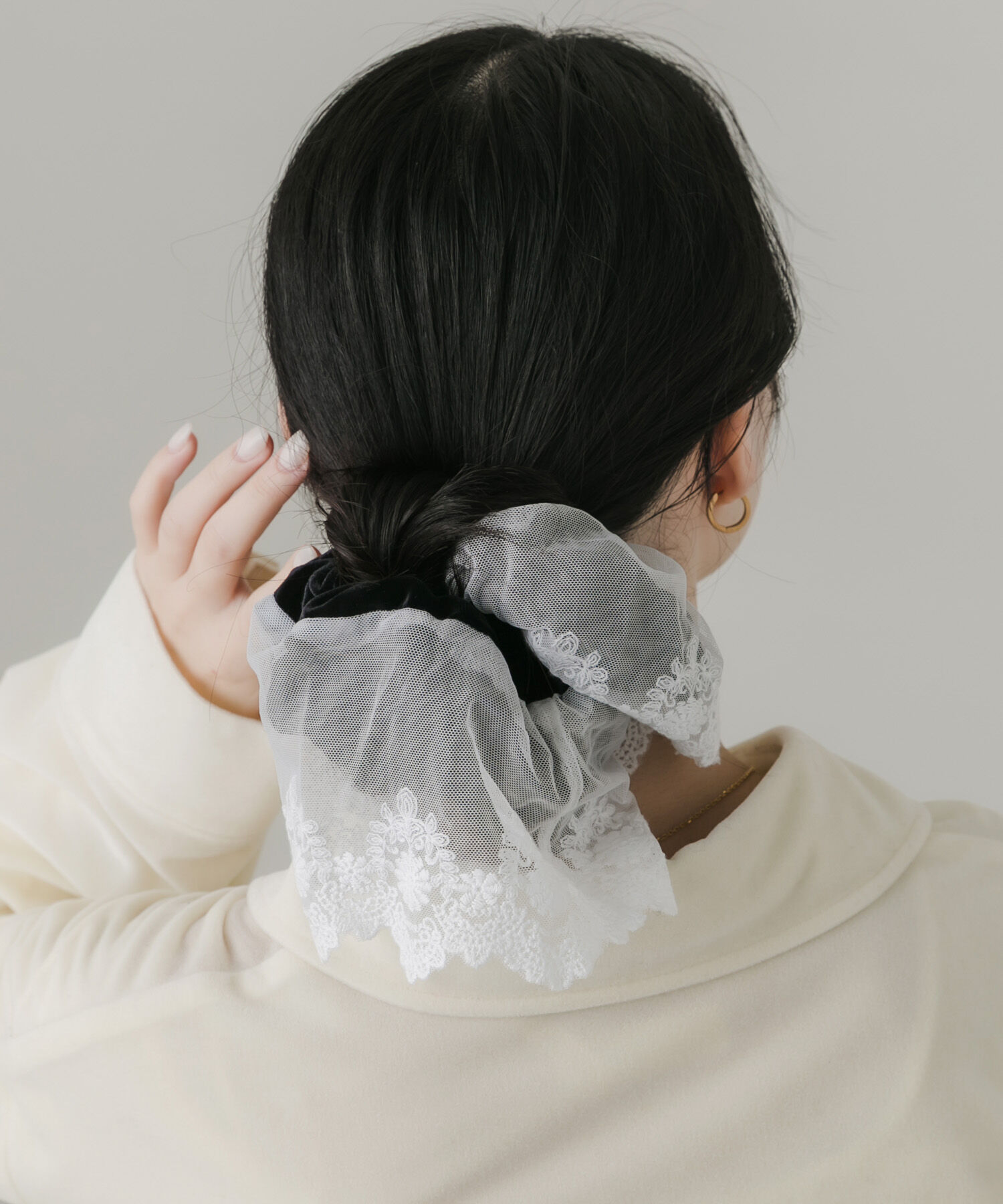 SMELLY「ベロアレースリバーシブルボリュームシュシュ」|ヘアゴム・シュシュ|