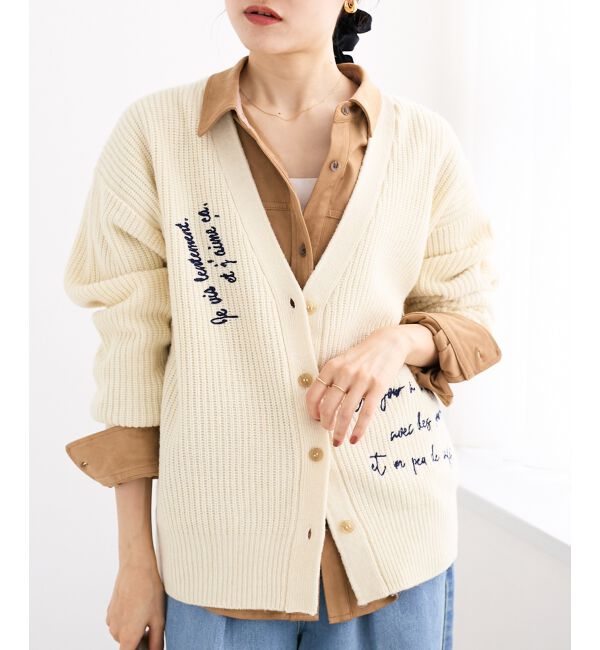  「メッセージ刺繍Vカーディガン」|カーディガン|
