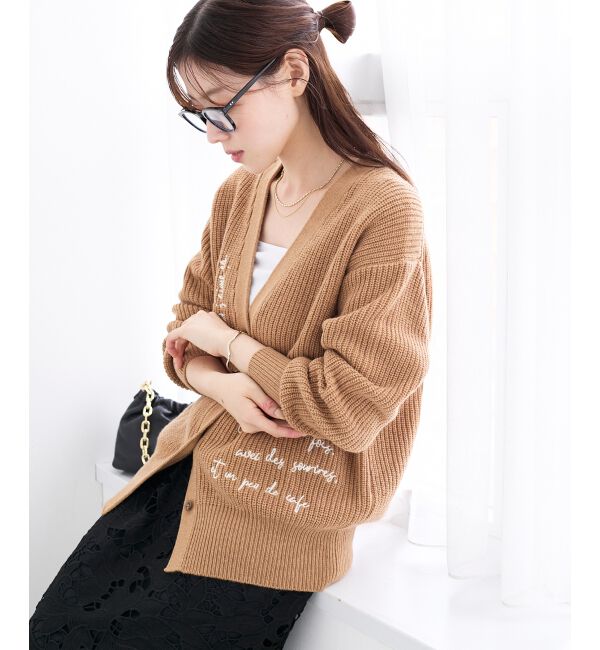  「メッセージ刺繍Vカーディガン」|カーディガン|