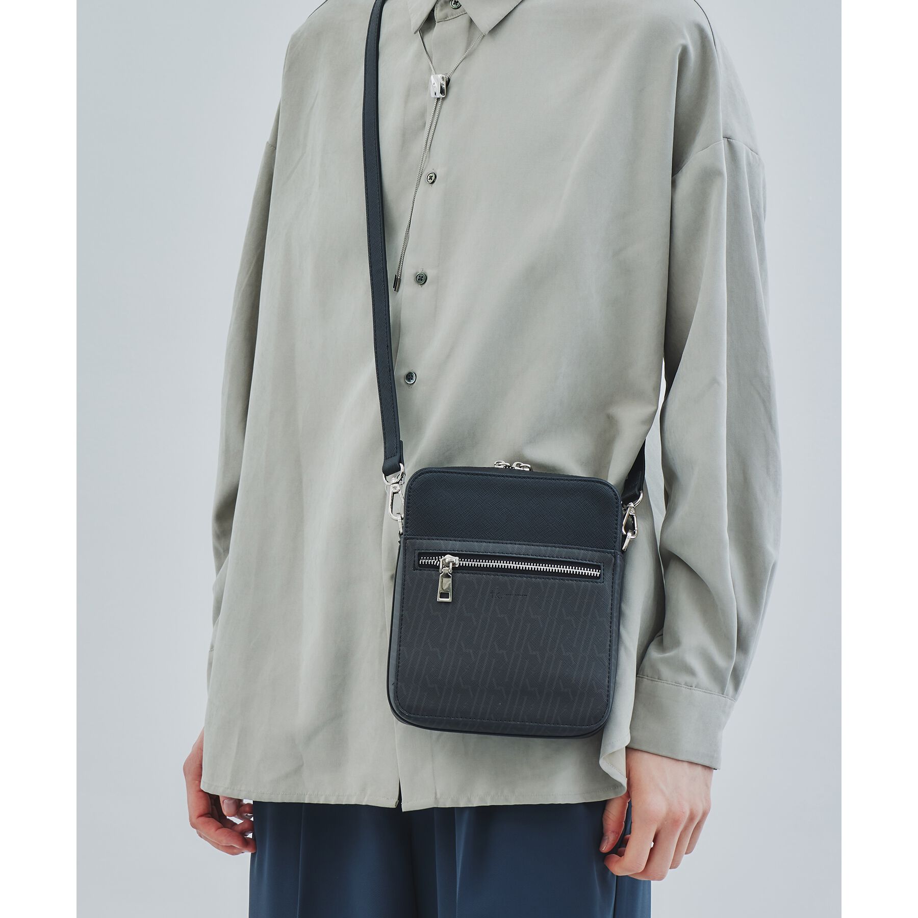 tk.TAKEO KIKUCHI「バイカラースクエアボックスショルダーバッグ」|ショルダー・メッセンジャー|