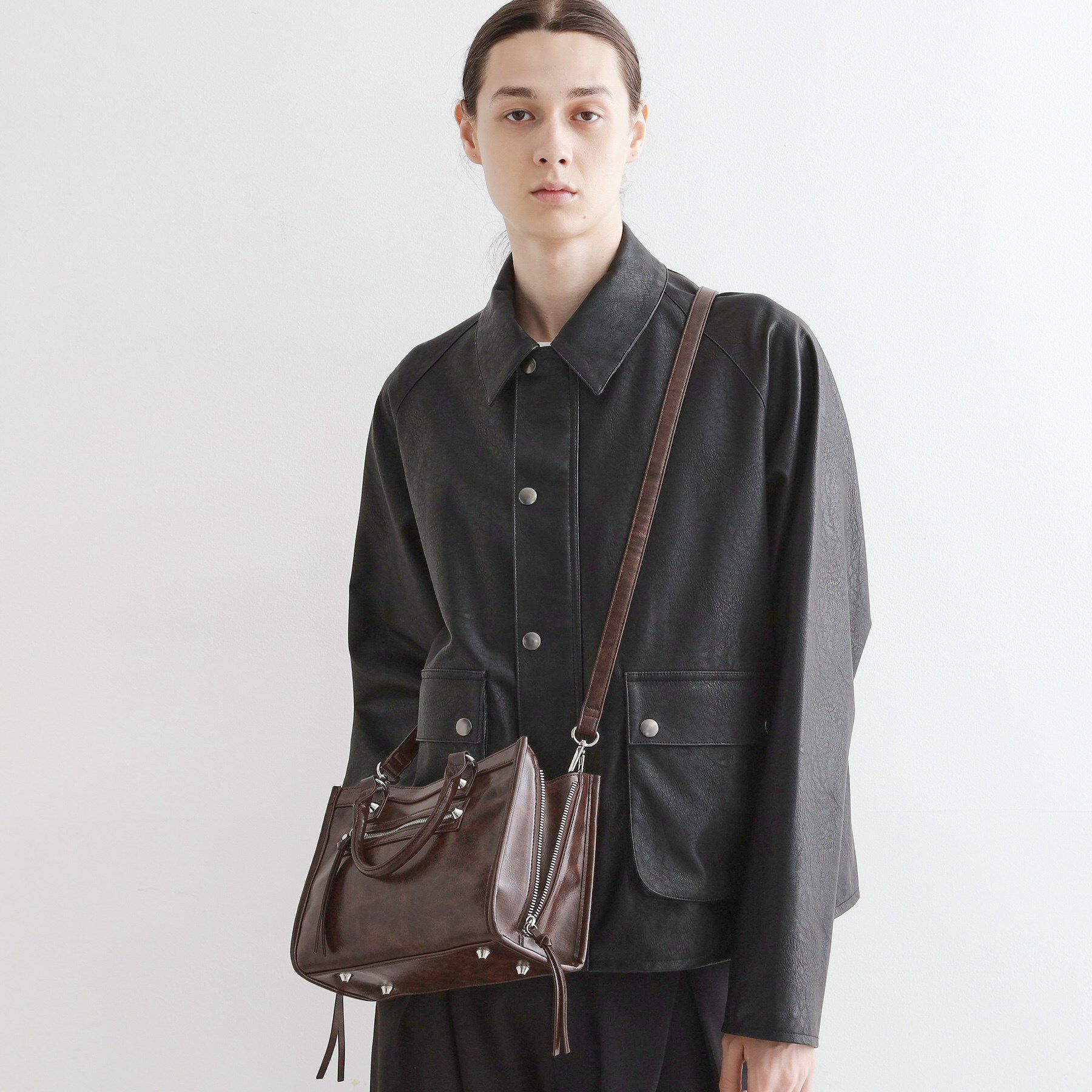 tk.TAKEO KIKUCHI「【FANCYシリーズ】スタッズスクエアボストンバッグ」|ショルダー・メッセンジャー|