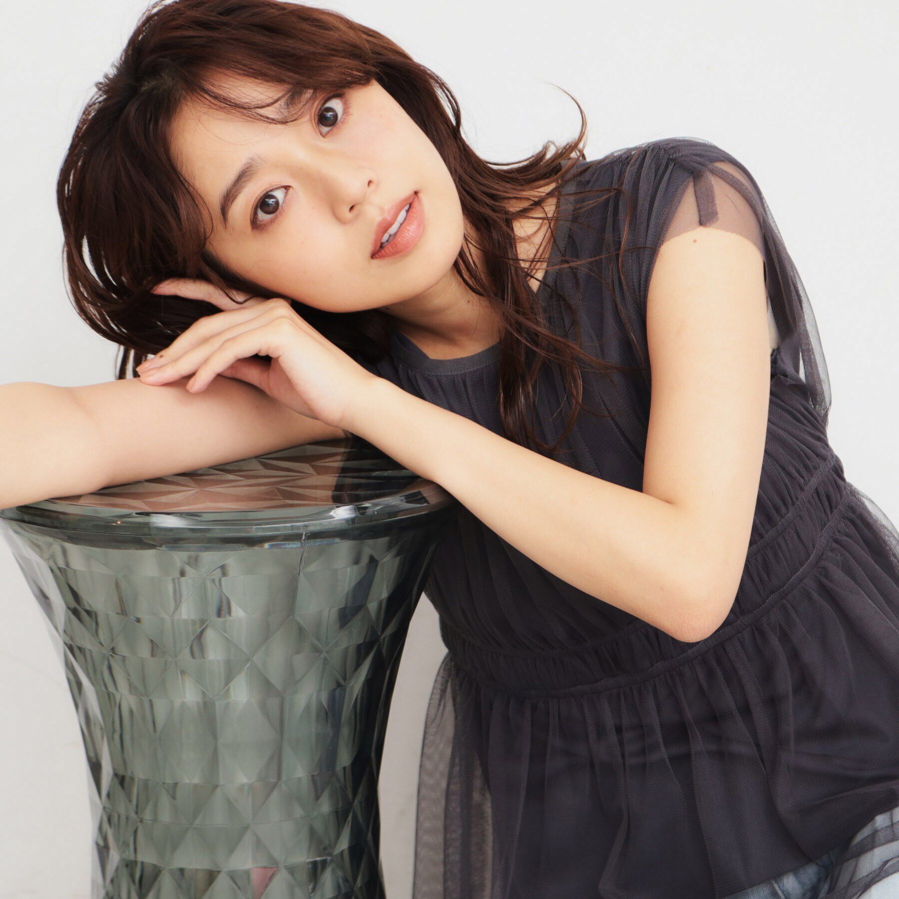 index「《美人百花掲載》チュールペプラムブラウス【洗濯機洗い可】」|シャツ・ブラウス|チャコールグレー(0