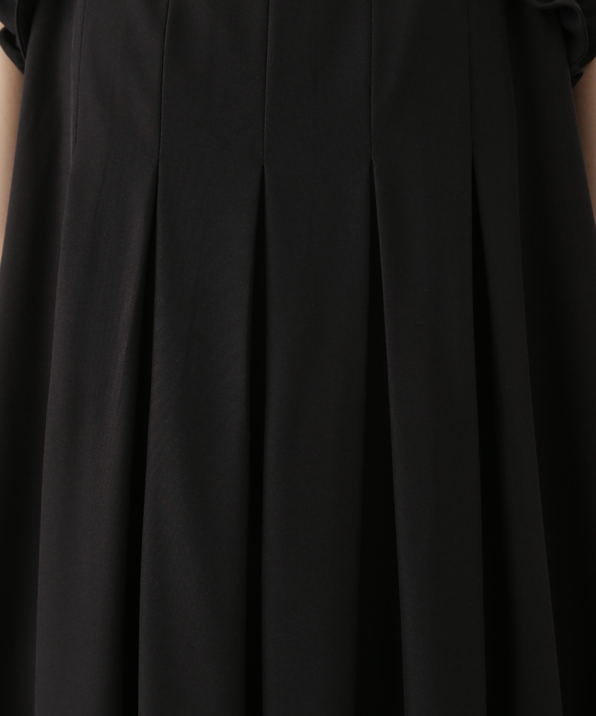  「ラッフルショルダーワンピース」|ワンピース|