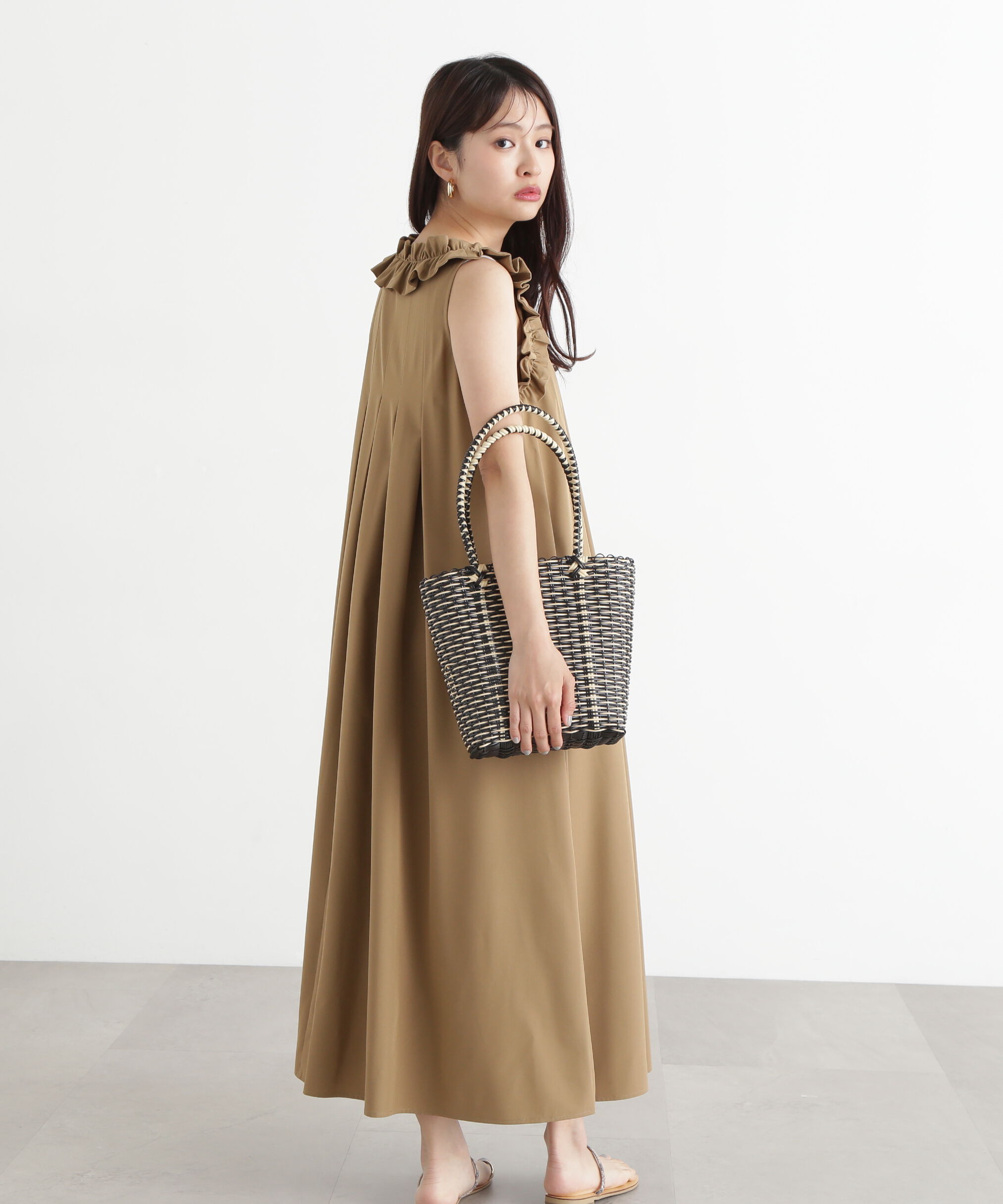  「ラッフルショルダーワンピース」|ワンピース|