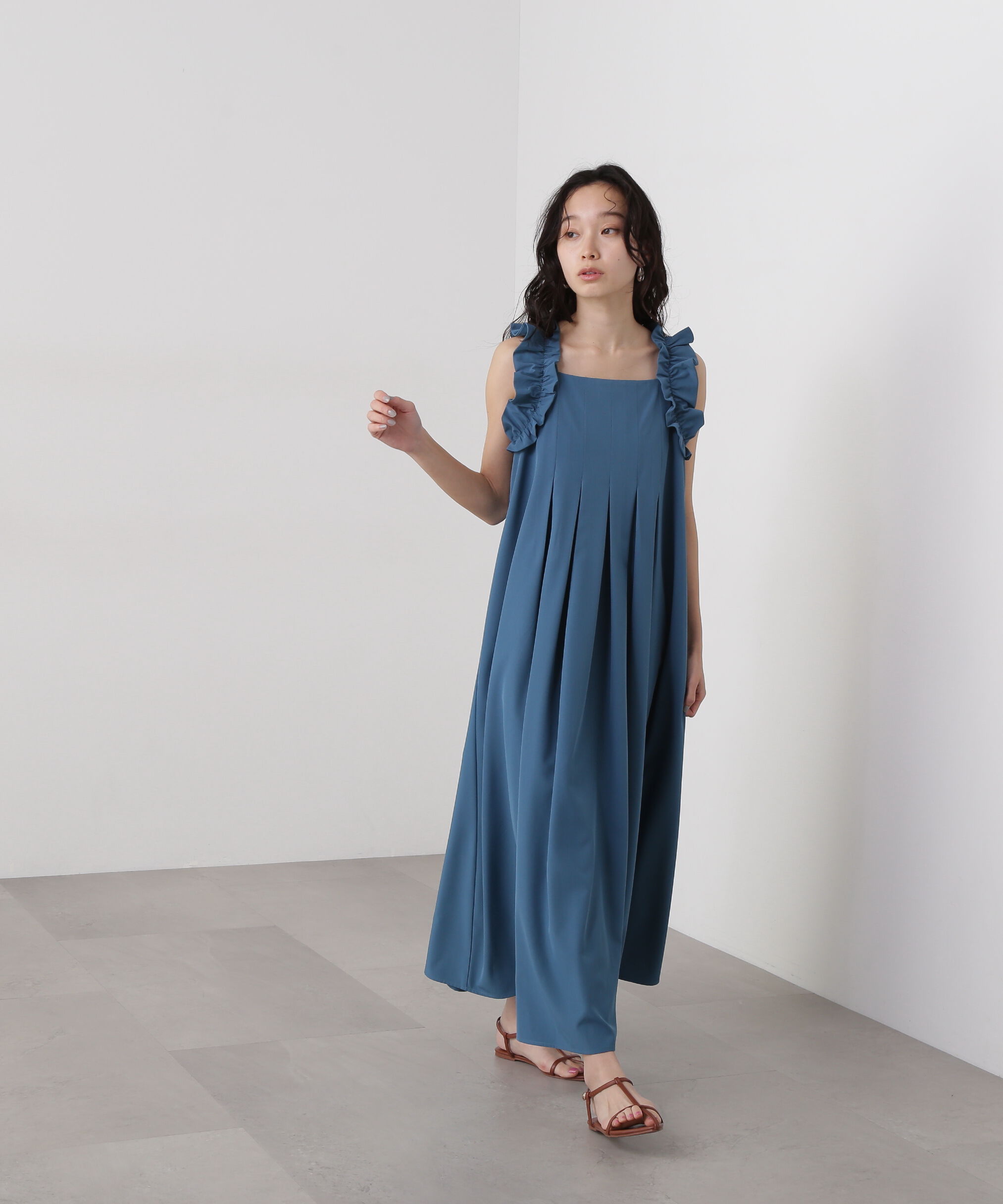  「ラッフルショルダーワンピース」|ワンピース|