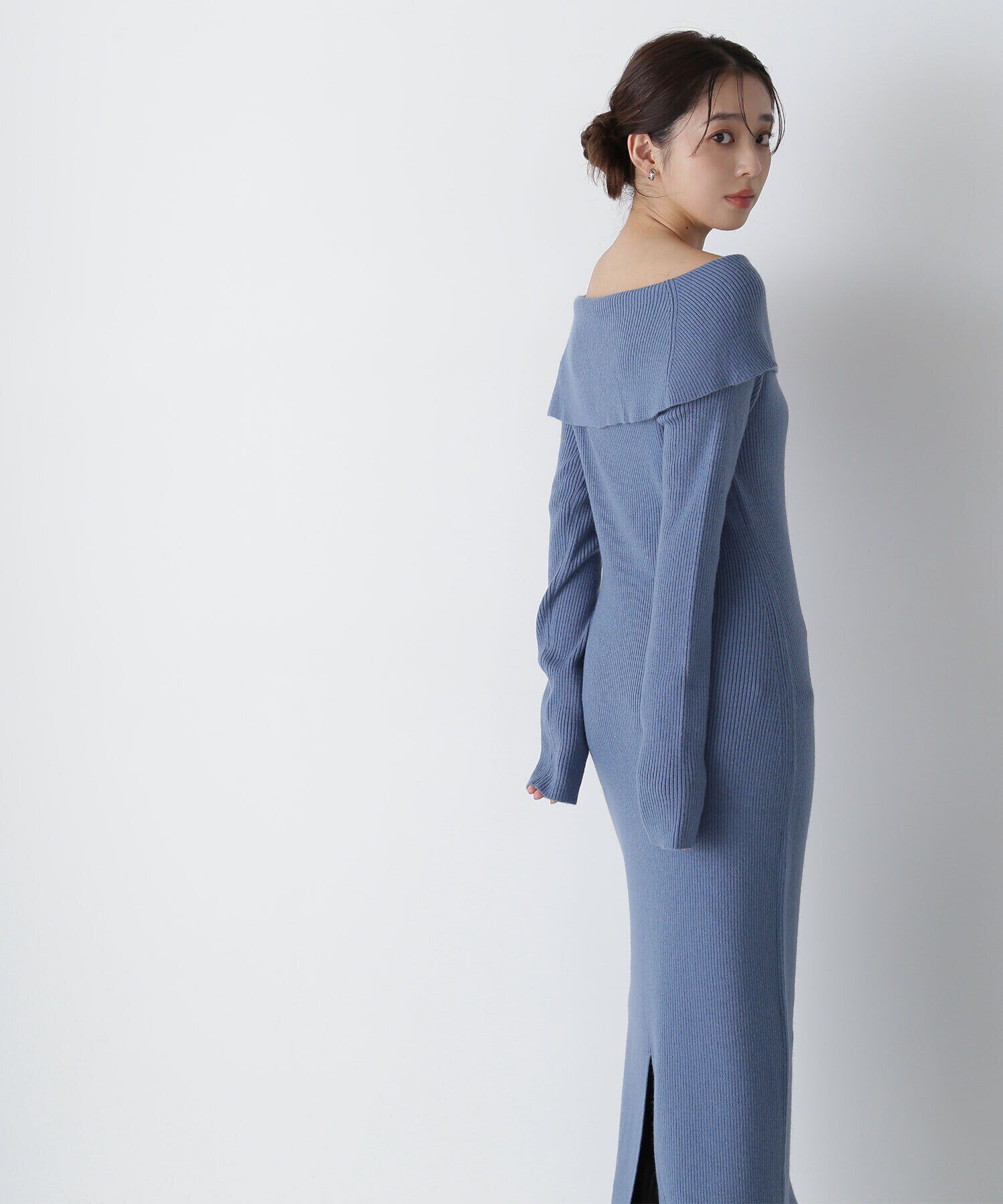  「ワイドショルダーIラインニットワンピース」|ワンピース|ブルー