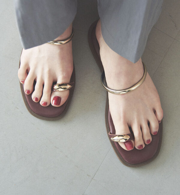 Doux archives「【ＮＩＣＯＬＡＳ　ＬＡＩＮＡＳ】レザートングサンダル」|サンダル|