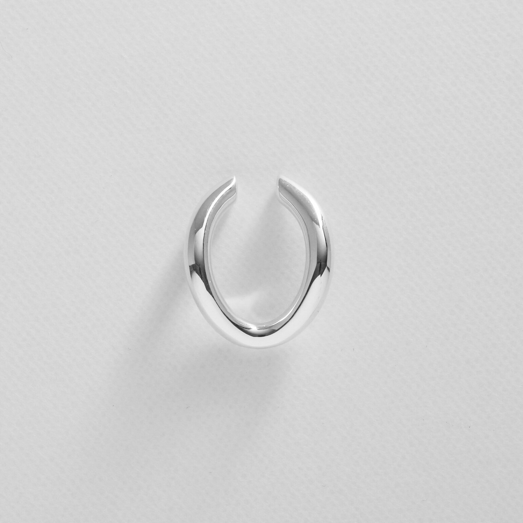 COCOSHNIK ONKITSCH「シルバー ラインイヤーカフ カーブ」|イヤリング|