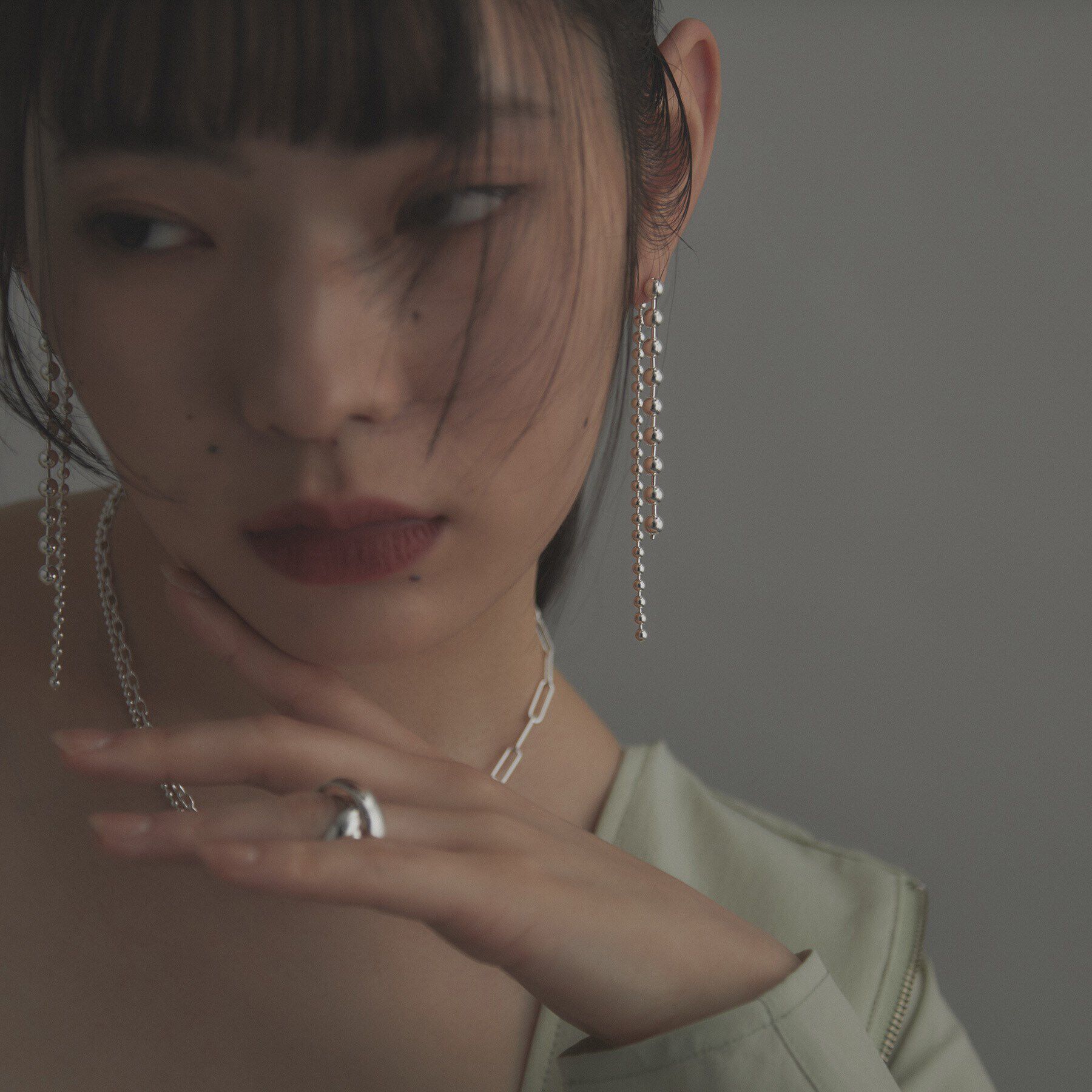 COCOSHNIK ONKITSCH「シルバー チェーンピアス ボール フロントバック」|ピアス|