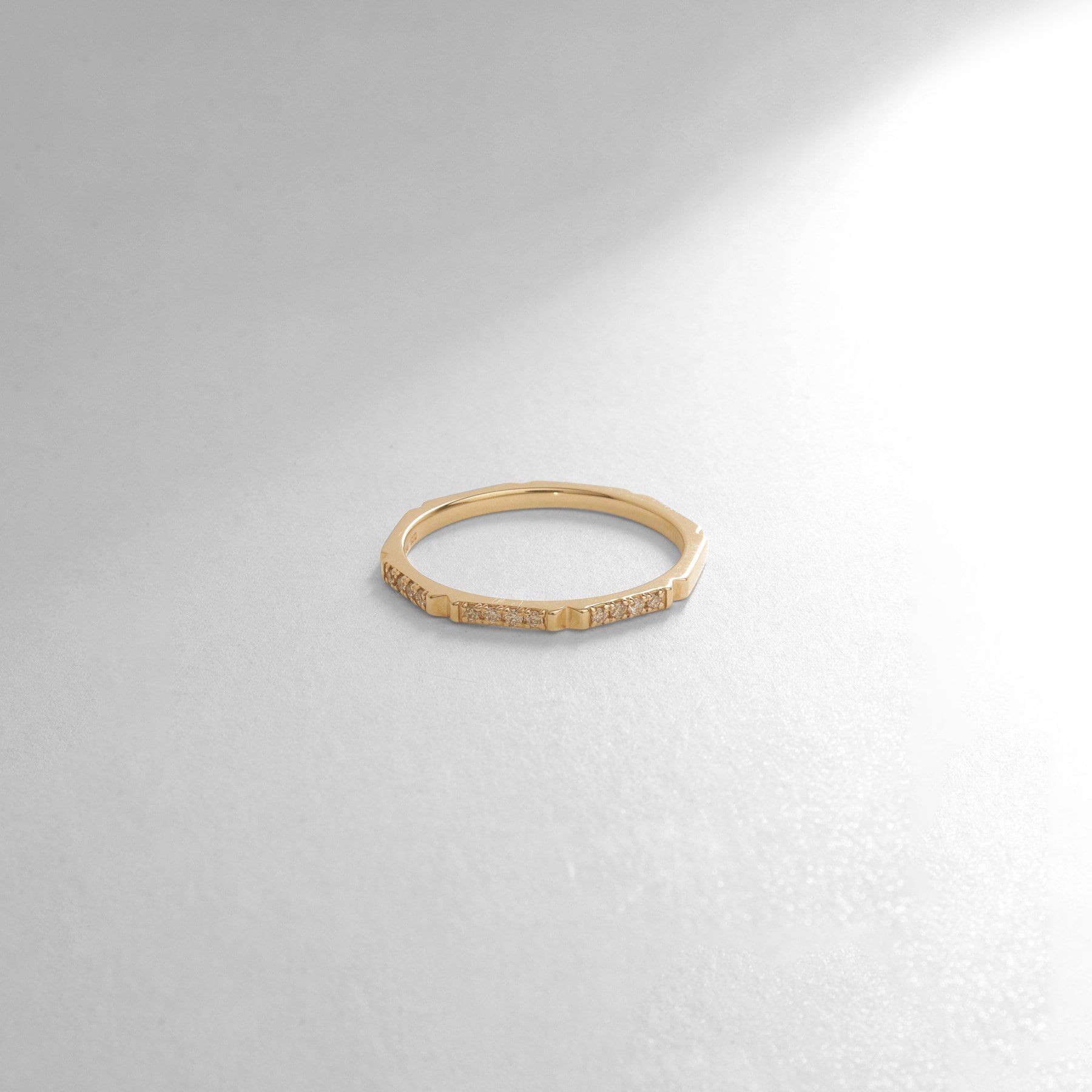 COCOSHNIK「K10ダイヤモンド 面取り溝 リング」|リング|イエローゴールド(1