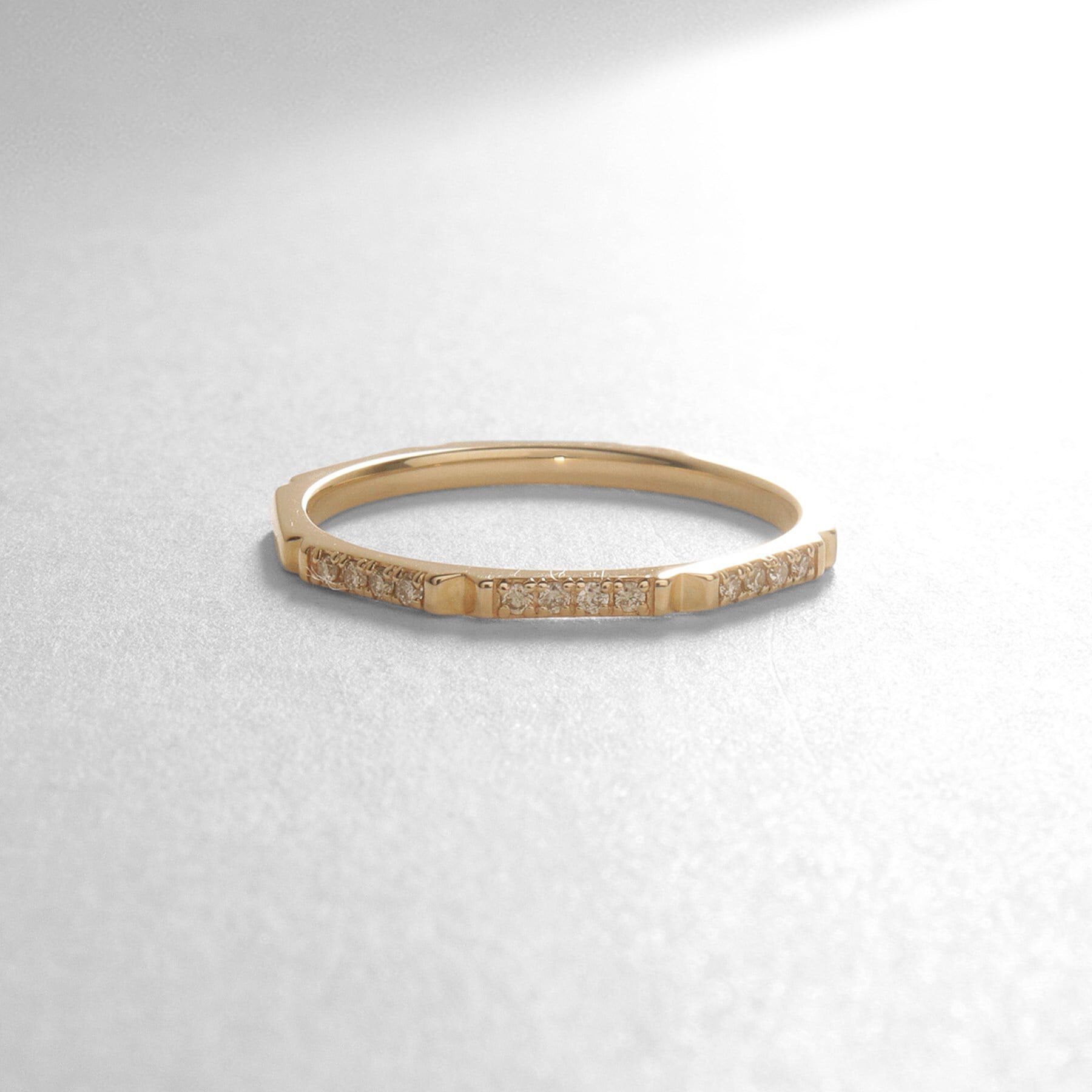 COCOSHNIK「K10ダイヤモンド 面取り溝 リング」|リング|