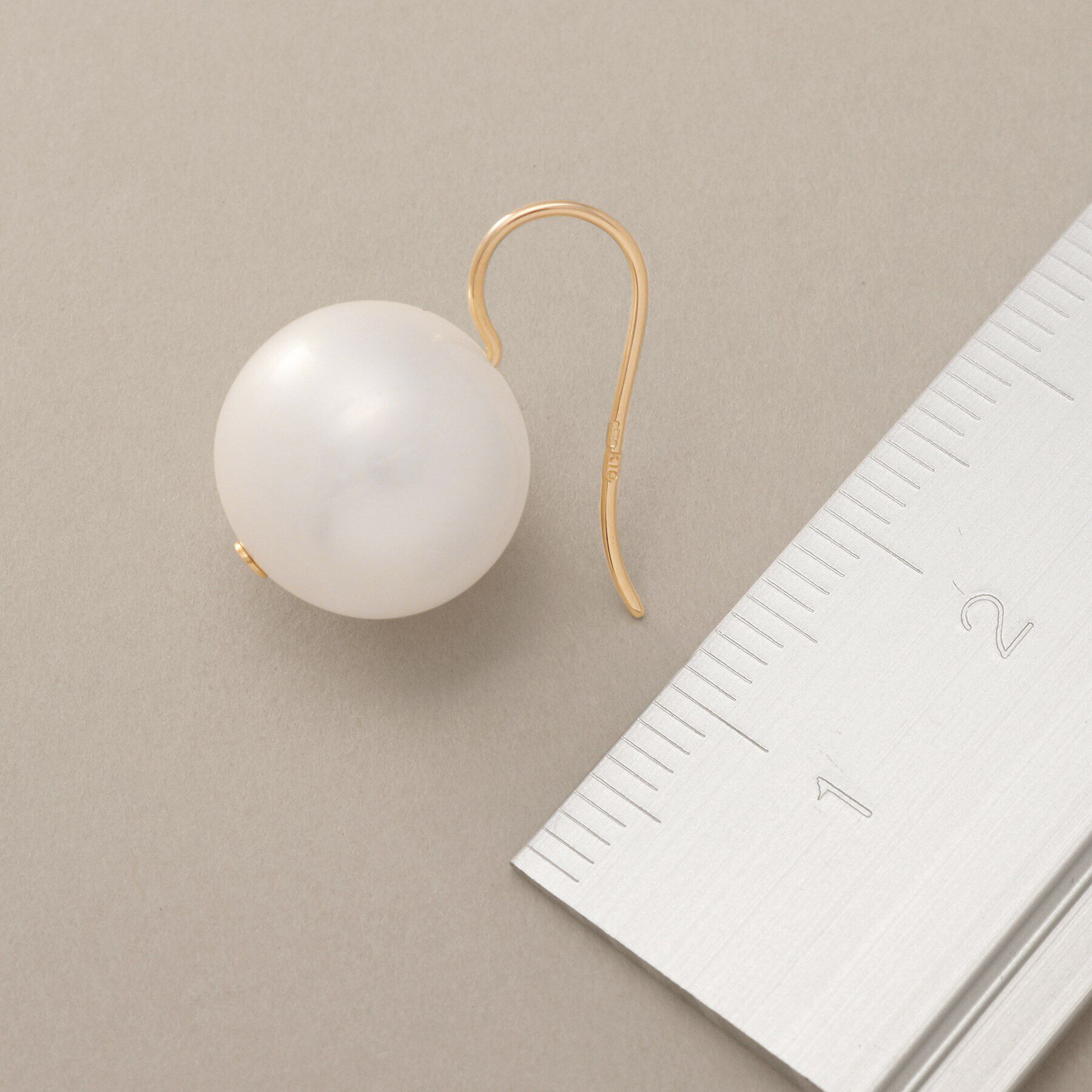 COCOSHNIK「K10プランプパール フックピアス」|ピアス|