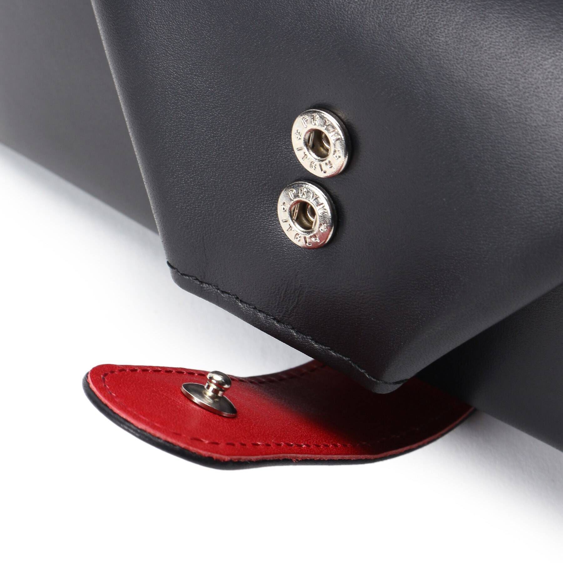 HIROKO HAYASHI「LEO(レオ) 長財布ミニ　黒&times;赤」|財布|