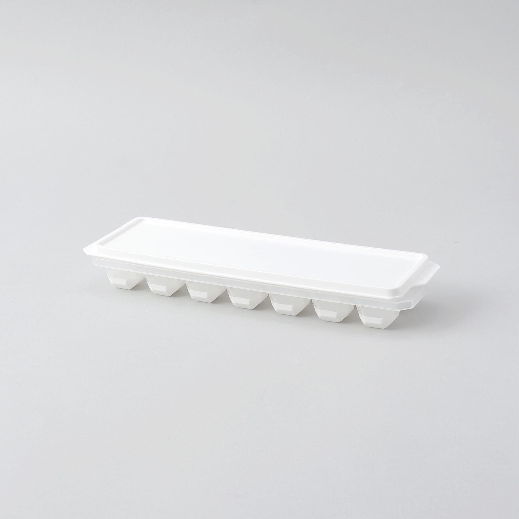 212 KITCHEN STORE「冷た倶楽部 取り出しやすいアイストレー (蓋付)」|食器・キッチングッズ|その他