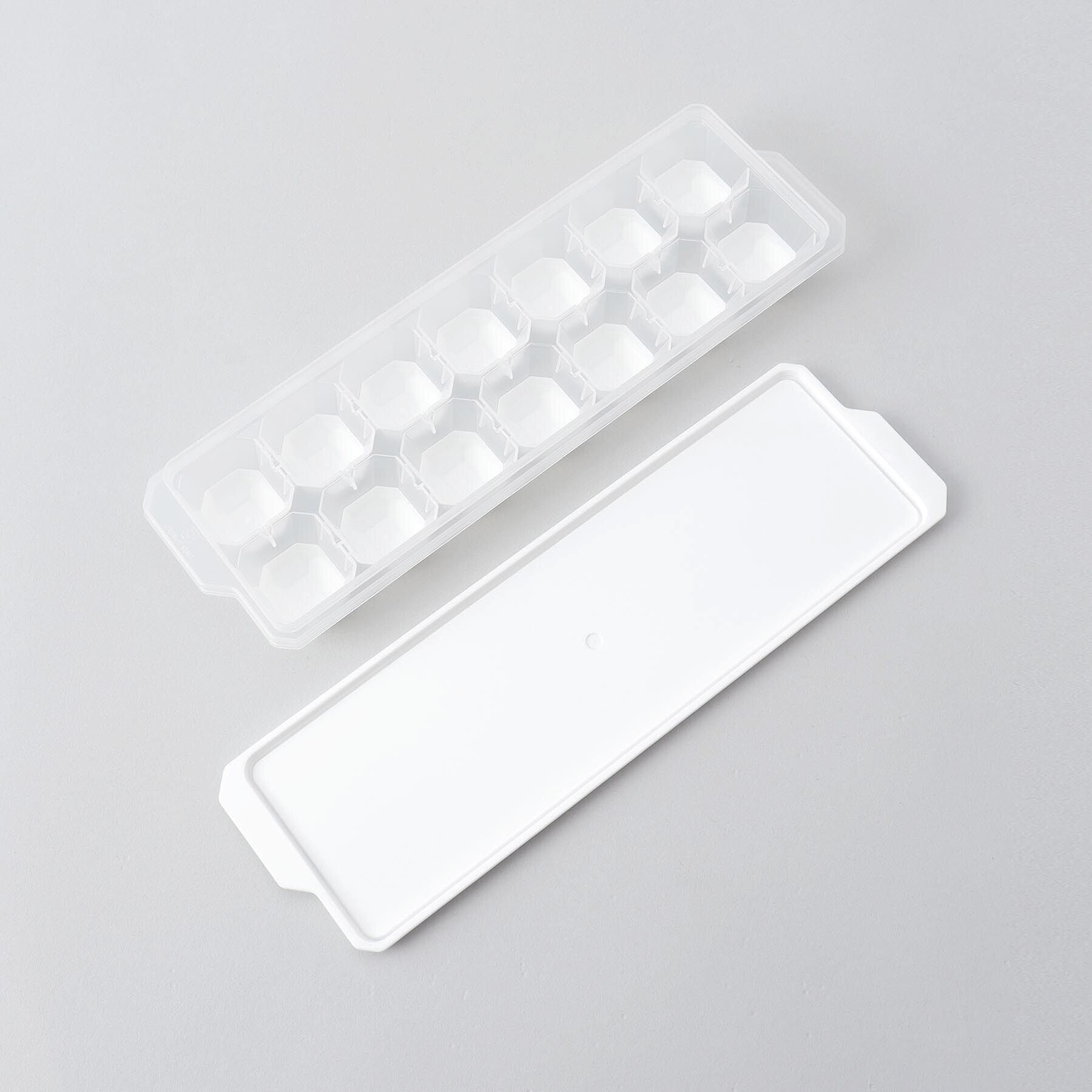 212 KITCHEN STORE「冷た倶楽部 取り出しやすいアイストレー (蓋付)」|食器・キッチングッズ|