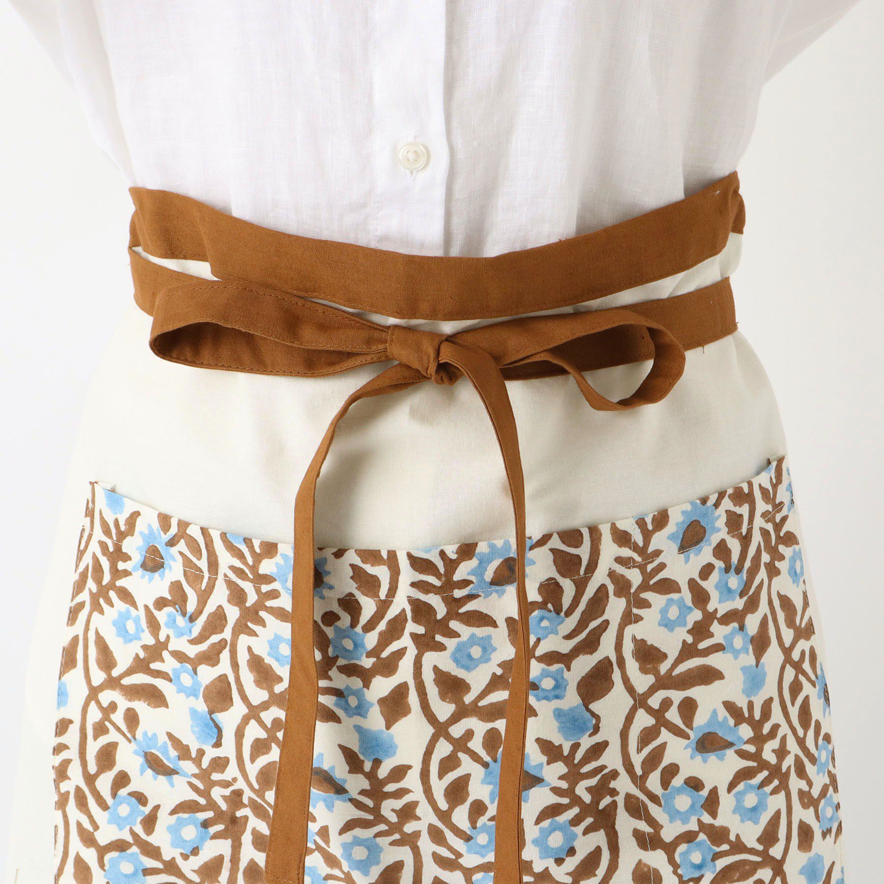 212 KITCHEN STORE「ブロックプリント カフェエプロン BL ＜212Kオリジナル＞」|食器・キッチングッズ|