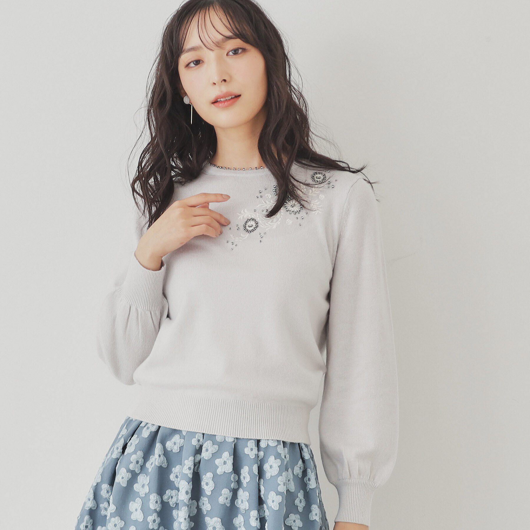 SunaUna「【SS～Lサイズ展開／ビーズ手刺繍】クラフトニット」|ニット・セーター|ライトグレー(011