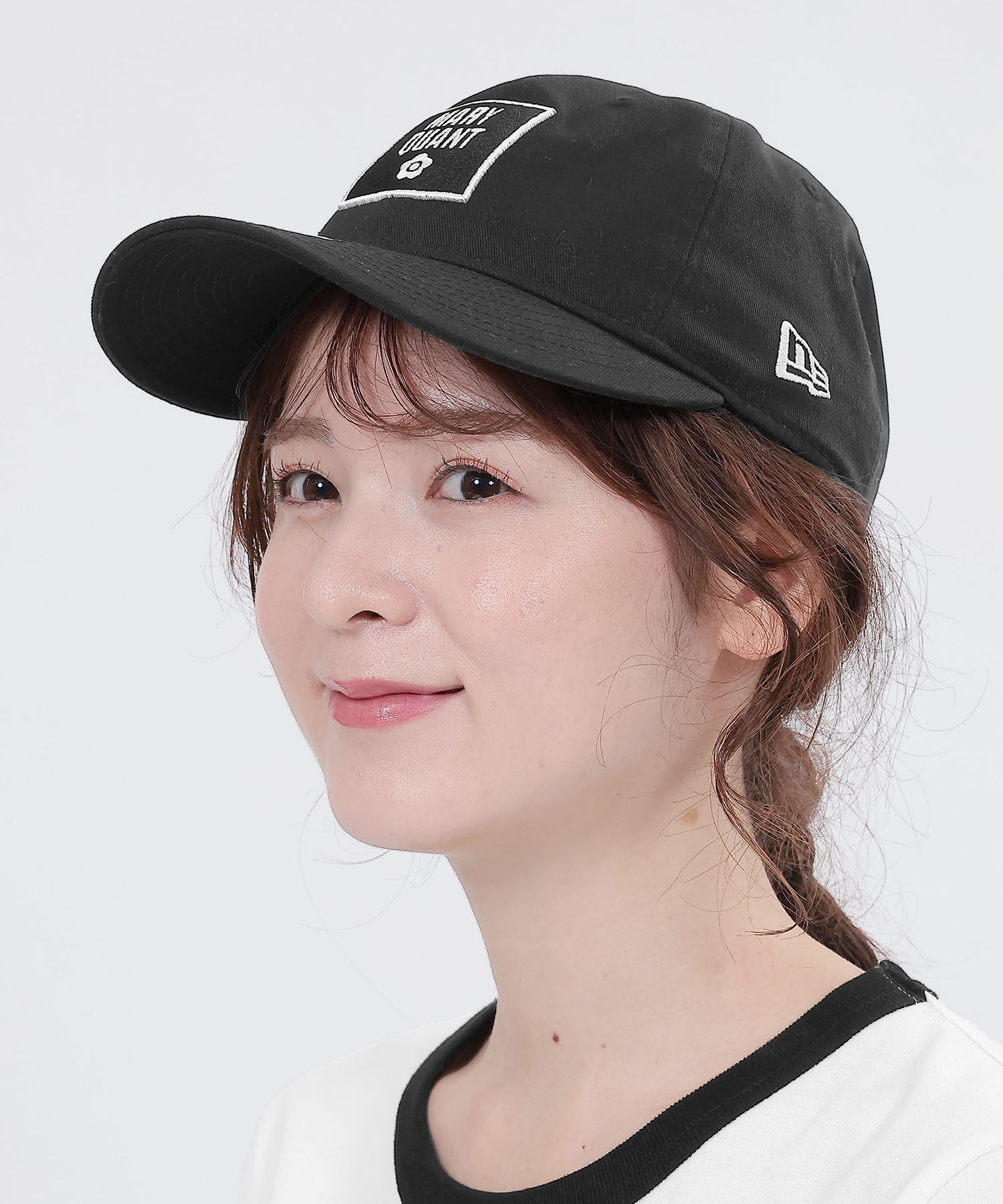 MARY QUANT「NEW ERA(R) &times; MARY QUANT3段ロゴ キャップ」|キャップ・キャスケット|ブラック