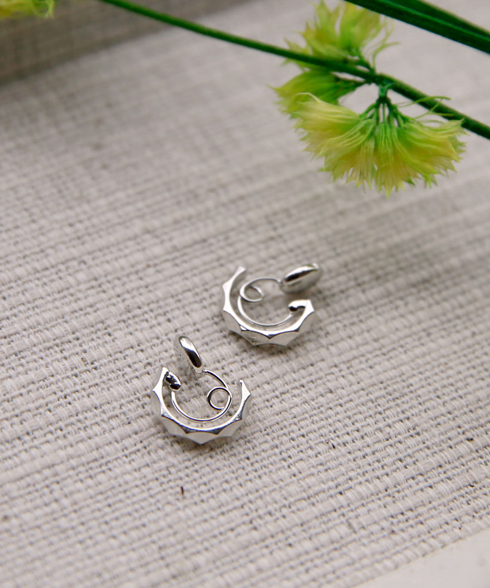 colleca la「miniループフィット・カットフープイヤリング」|イヤリング|シルバー