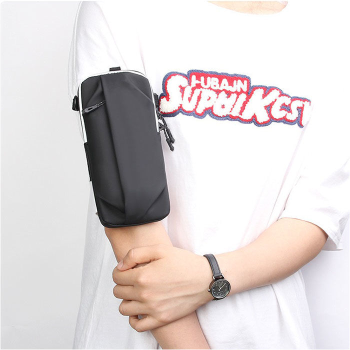 BACKYARD FAMILY「ランニングポーチ 通販 ランニング ランニングバッグ スリムポーチ ショルダーバッグ 軽量 薄型」|スポーツ|