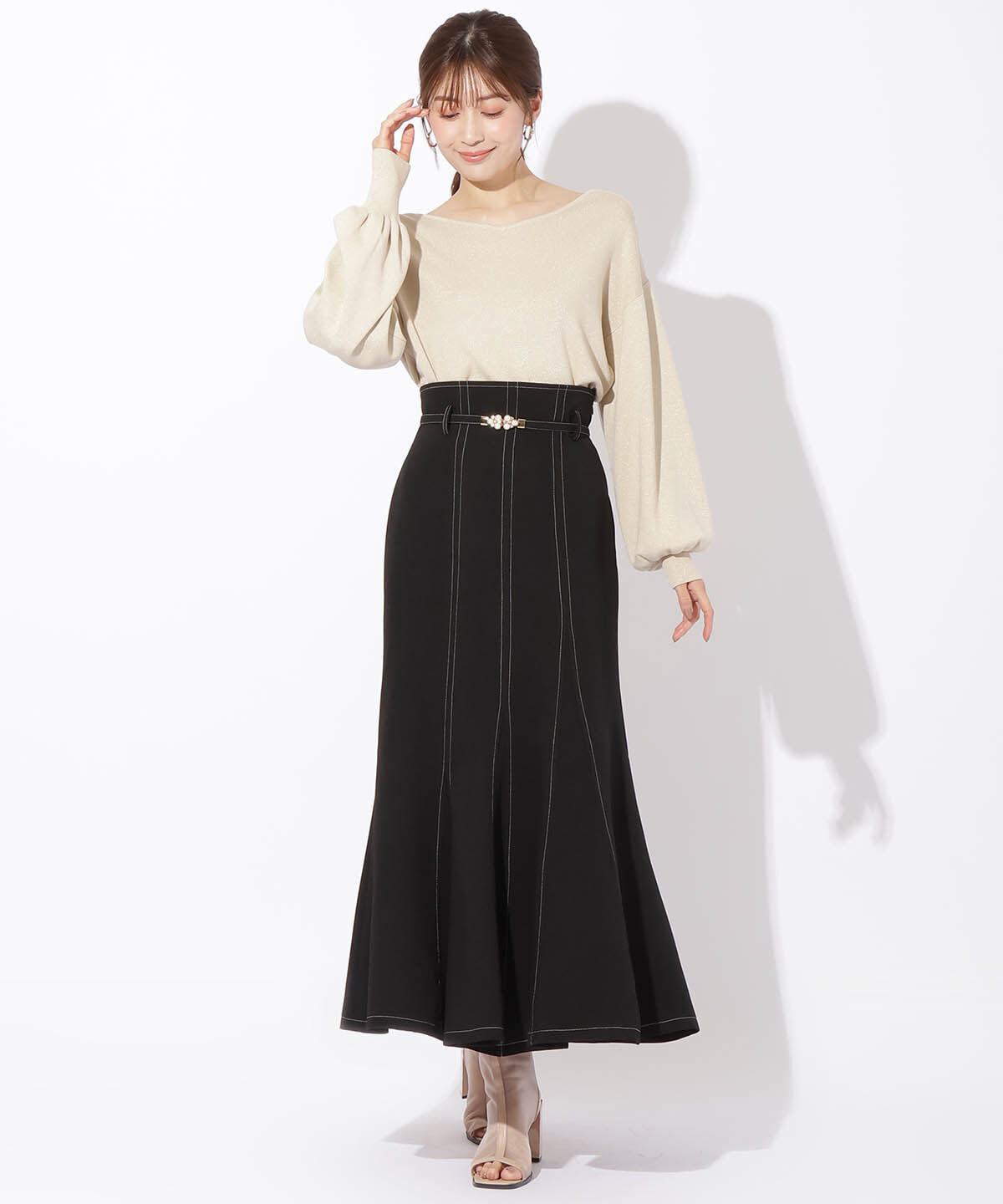 アンドクチュール「ラメニットバックチェーンプルオーバー」|ニット・セーター|