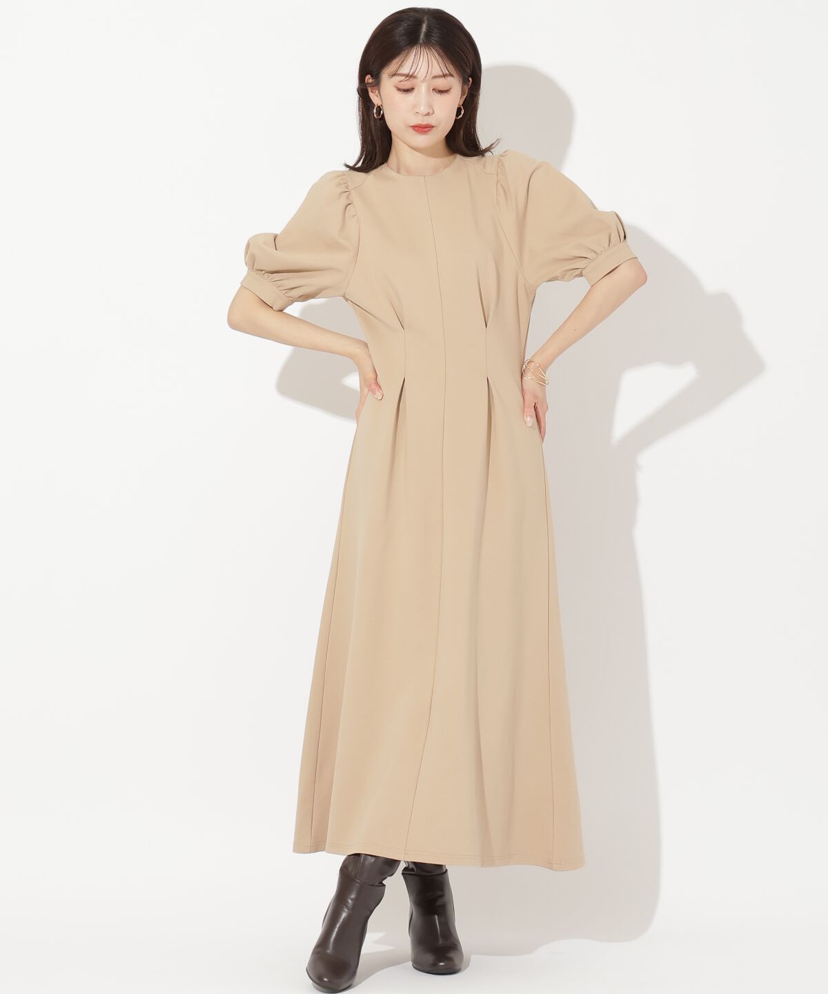 アンドクチュール「ポンチウエストタックワンピース」|ワンピース|ベージュ