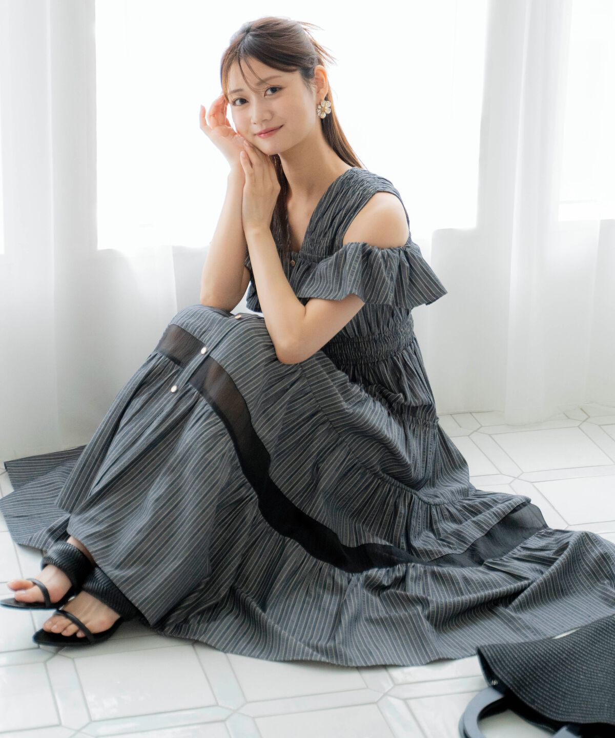 アンドクチュール「シアーティアードオープンショルダーワンピース」|ワンピース|Navy/borderｽﾄﾗｲﾌﾟ