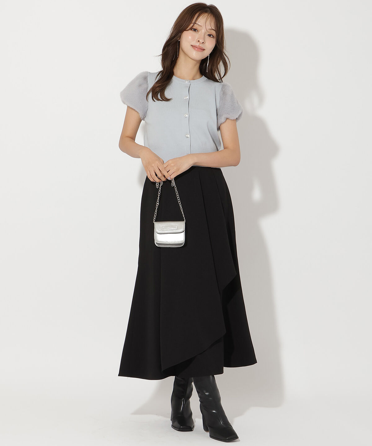 アンドクチュール「ファー付きビジューボタンプルオーバー」|ニット・セーター|