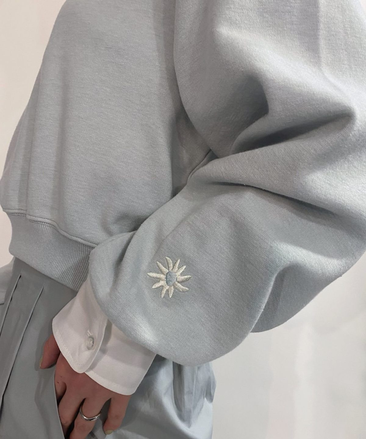 REDYAZEL「裏毛ワンポイント刺繍プルオーバー」|Tシャツ・カットソー|