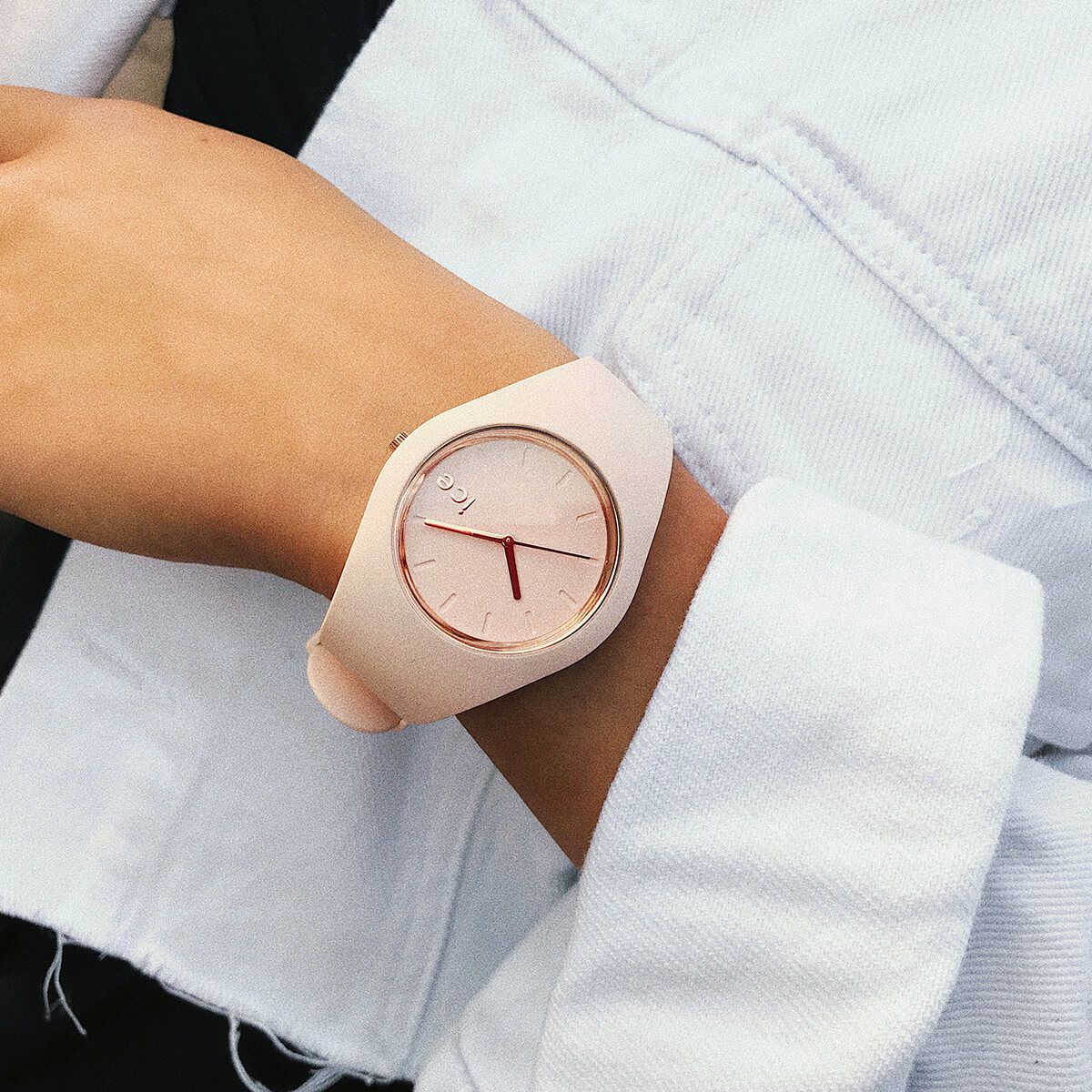 ICE-WATCH「〈ICE-WATCH(ｱｲｽｳｫｯﾁ)〉ICE glam colour ﾇｰﾄﾞ ﾐﾃﾞｨｱﾑ」|腕時計|ROSE GOLD