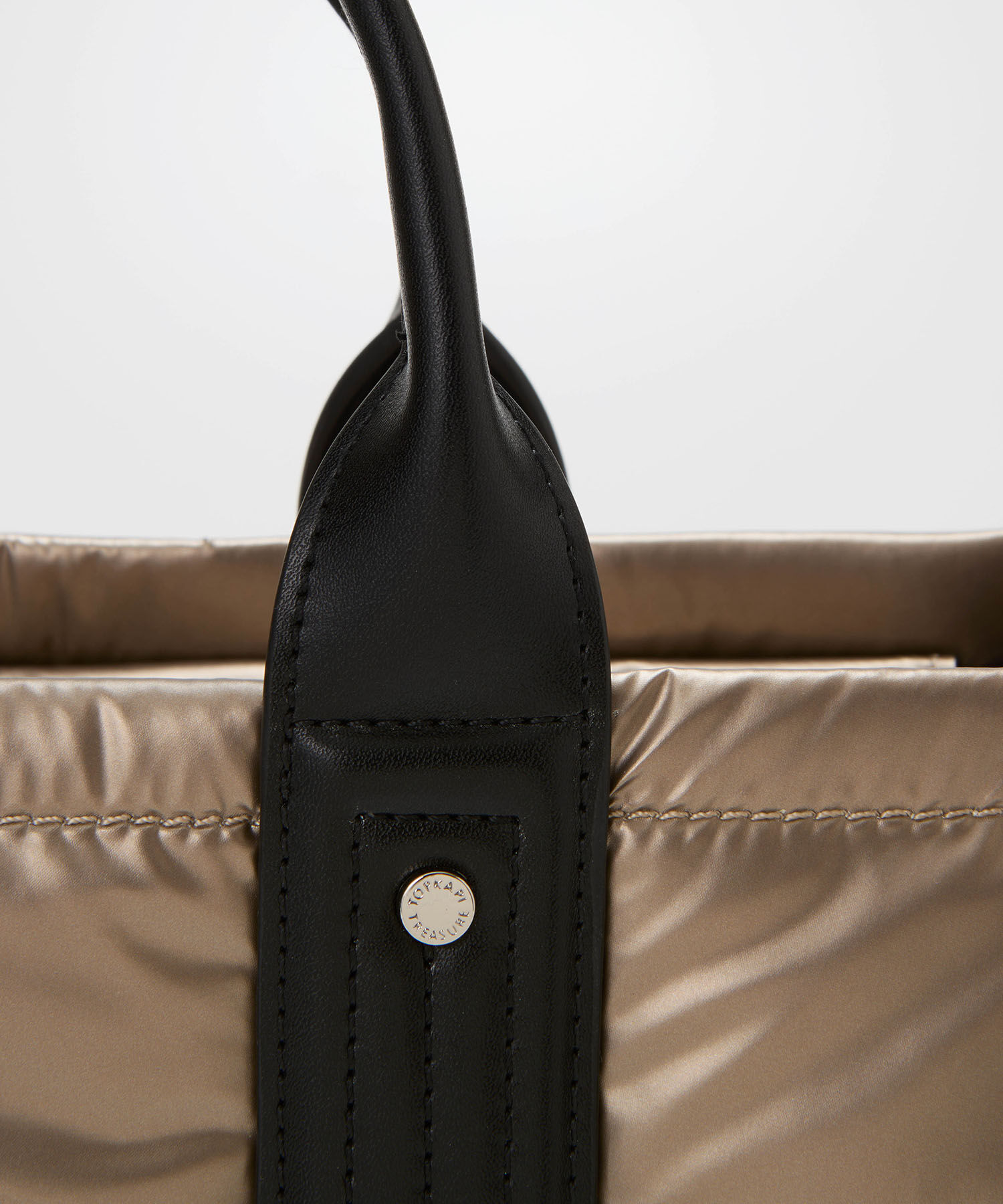 TOPKAPI TREASURE「【TREASURE TOPKAPI】メタリック パデット ショルダー付 トートバッグ」|トートバッグ|