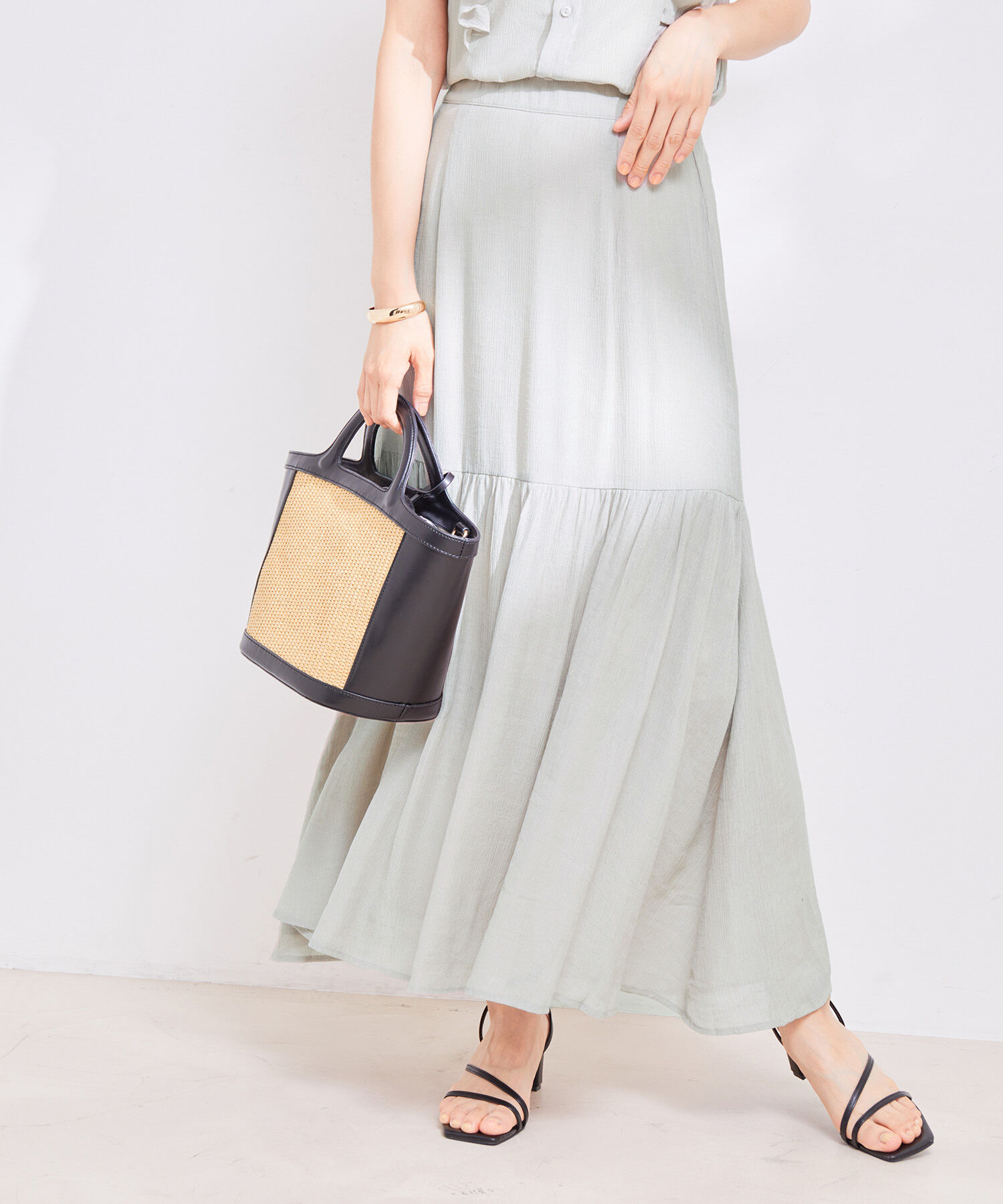 vis-a-vis「【WEB限定】【SET】楊柳フリルノースリブラウス＆ティアードスカートセット」|ワンピース|