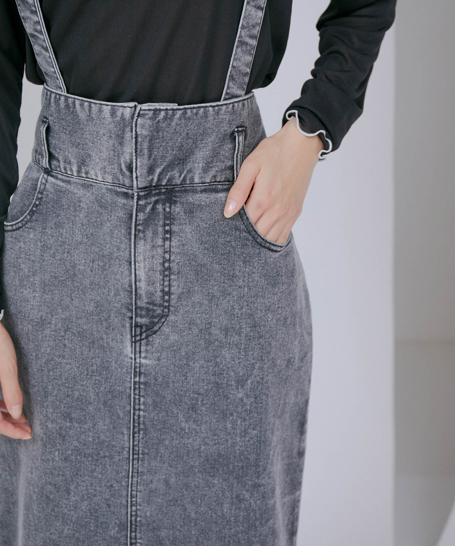 VIS「【洗える】サスペンダー付きハイウエストデニムタイトスカート」|スカート|