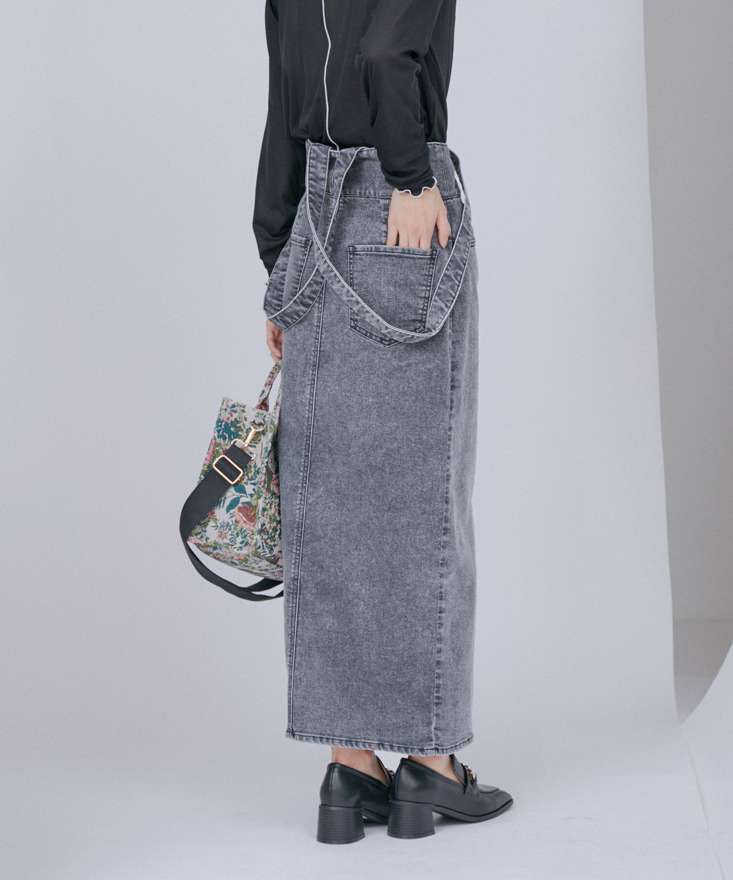 VIS「【洗える】サスペンダー付きハイウエストデニムタイトスカート」|スカート|