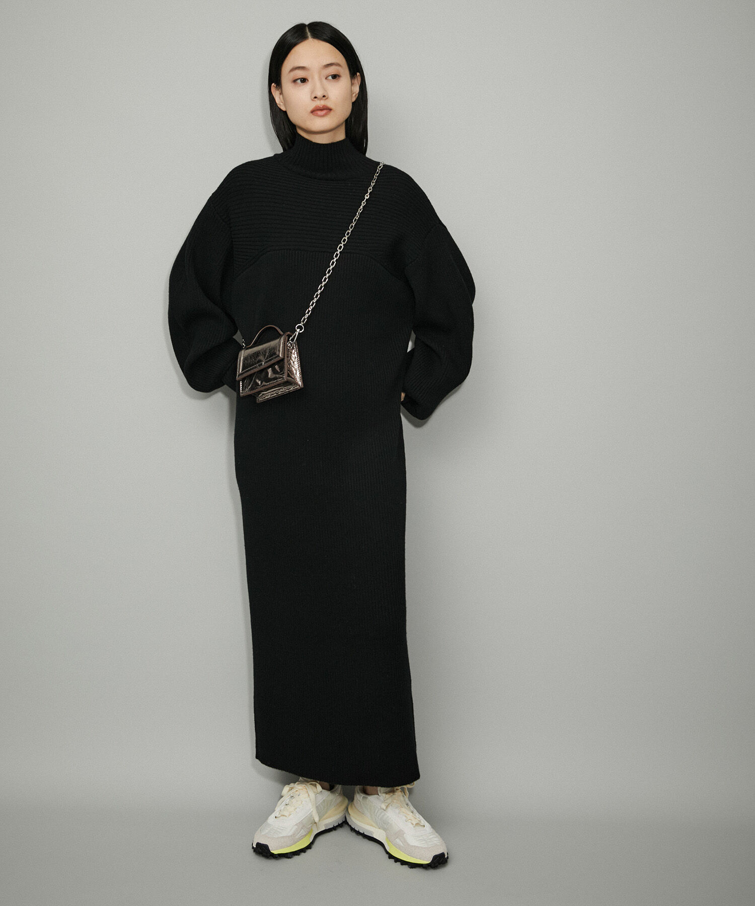 ADAM ET ROPE'「【WEB限定】フォルムスリーブハイネックニットワンピース」|ワンピース|