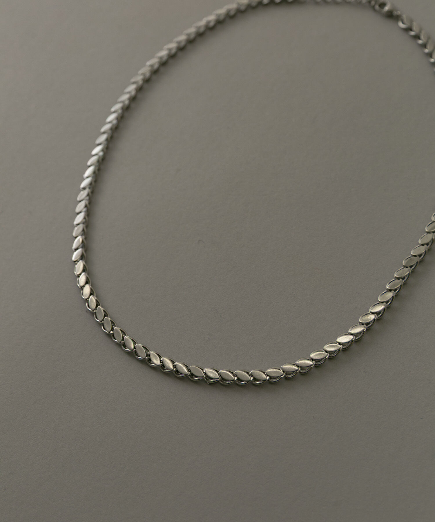 SMELLY「ステンレスリーフモチーフチェーンネックレス」|ネックレス|