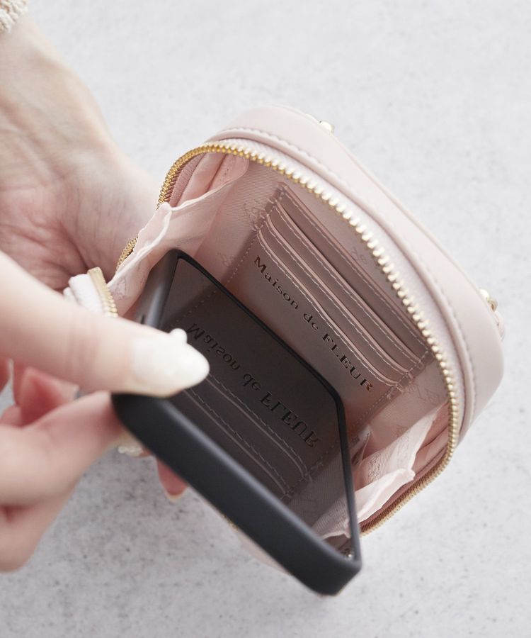 Maison de FLEUR「リボンキルティングスマホポシェット」|ショルダー・メッセンジャー|