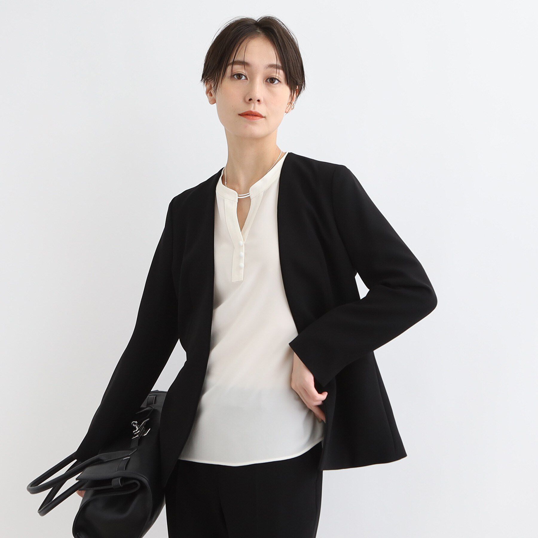 INDIVI「【洗える／日本製／定番スーツ】トリアセテート混ストレッチノーカラージャケット」|スーツ|ブラック(019)