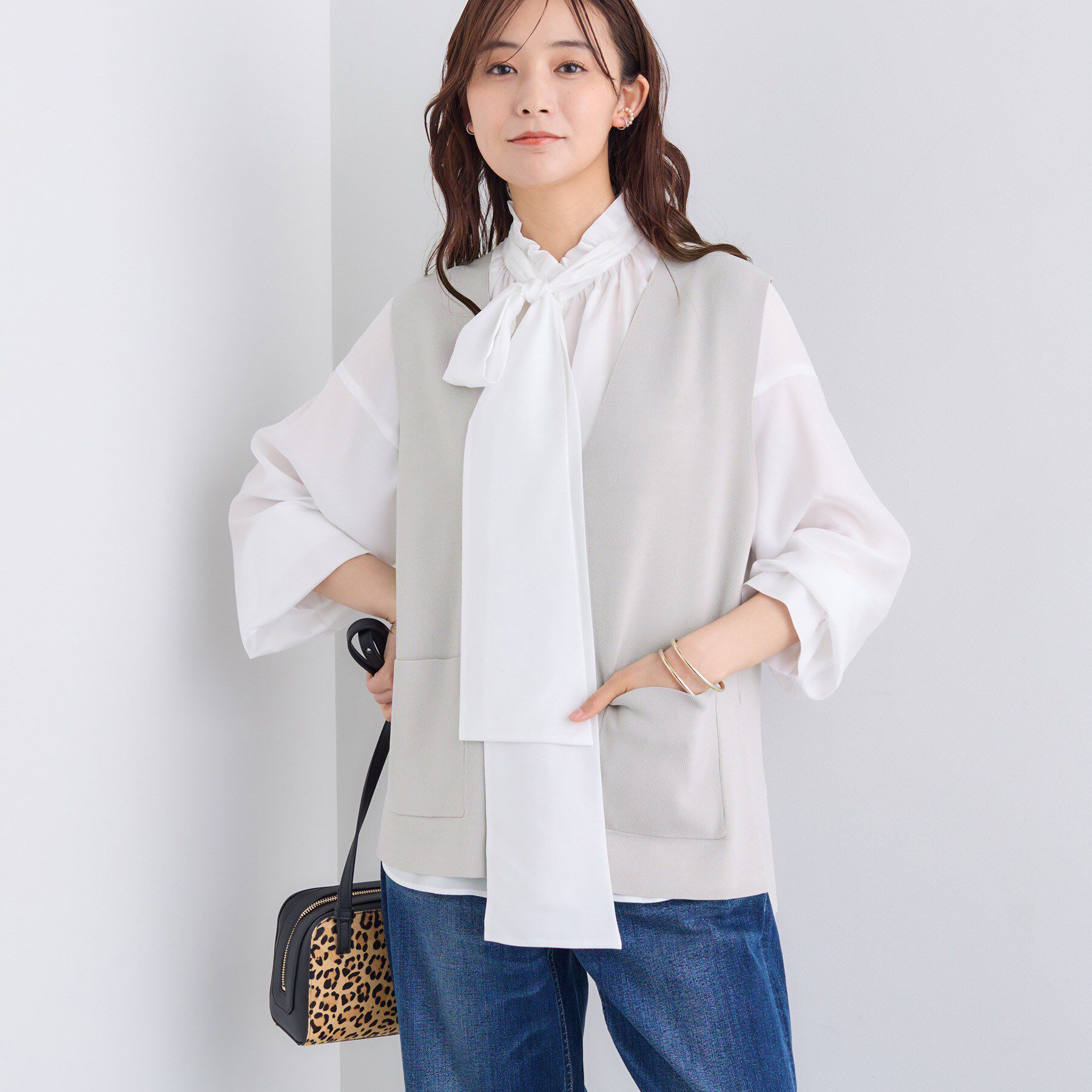 INDIVI「Vネック ニットジレ」|ニット・セーター|グレージュ(050)